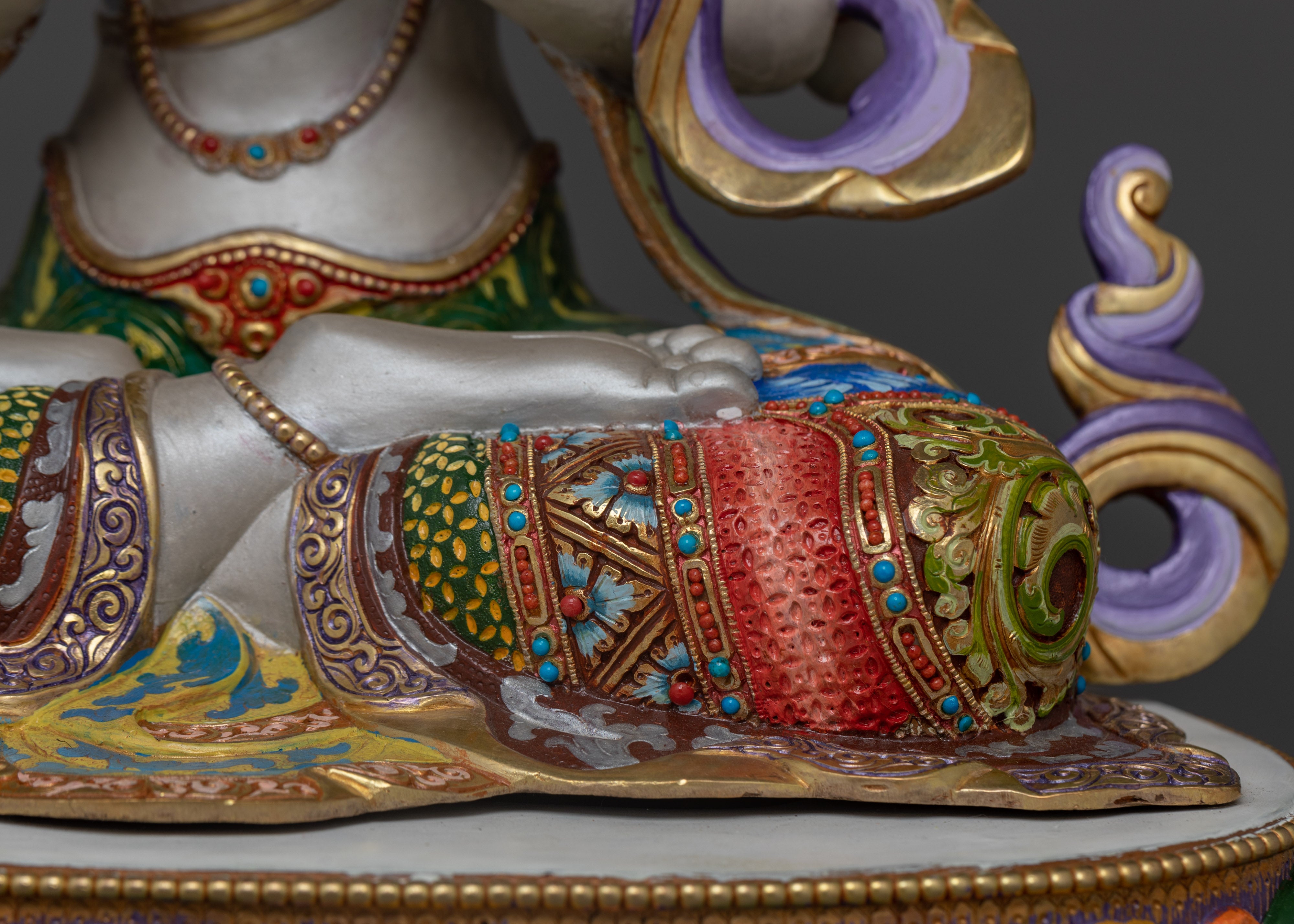 18.5-Inch Kind Chenrezig Buddha Statue | 24K Gold Gilded Copper Body