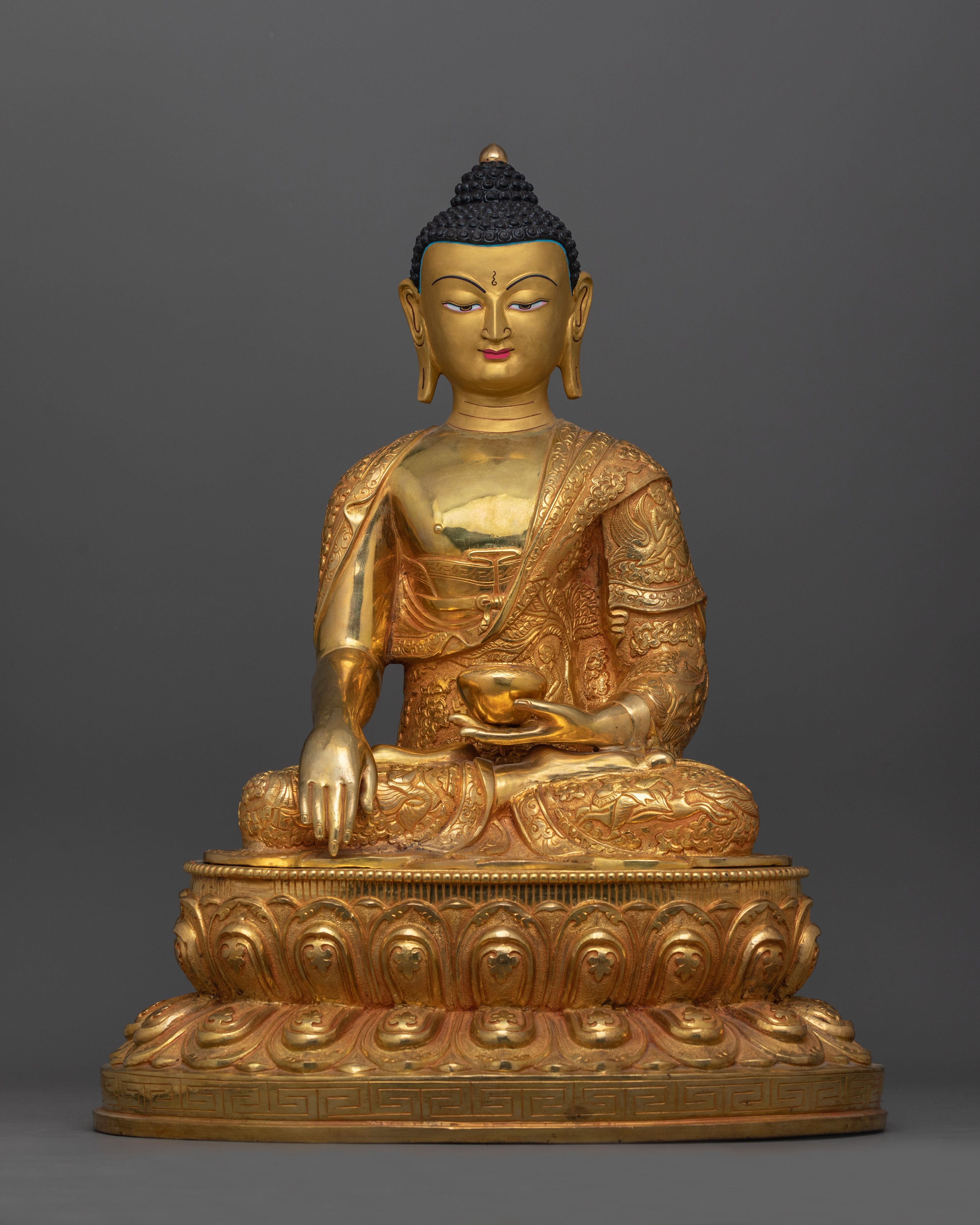 tranquil-shakyamuni-buddha-statue
