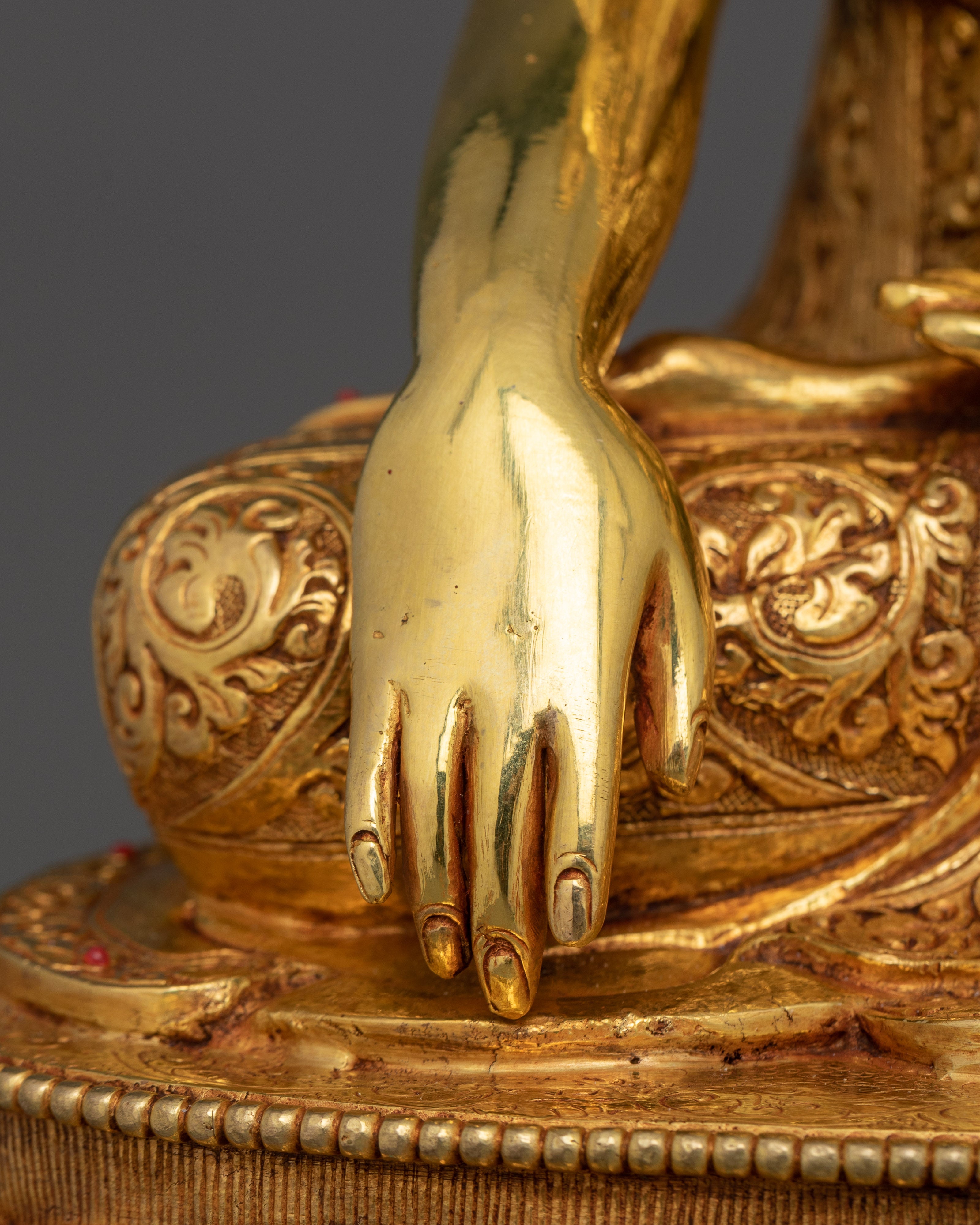 Sacred Statue for Prayer to Buddha Shakyamuni | Perfect for Meditation and Spiritual Reflection