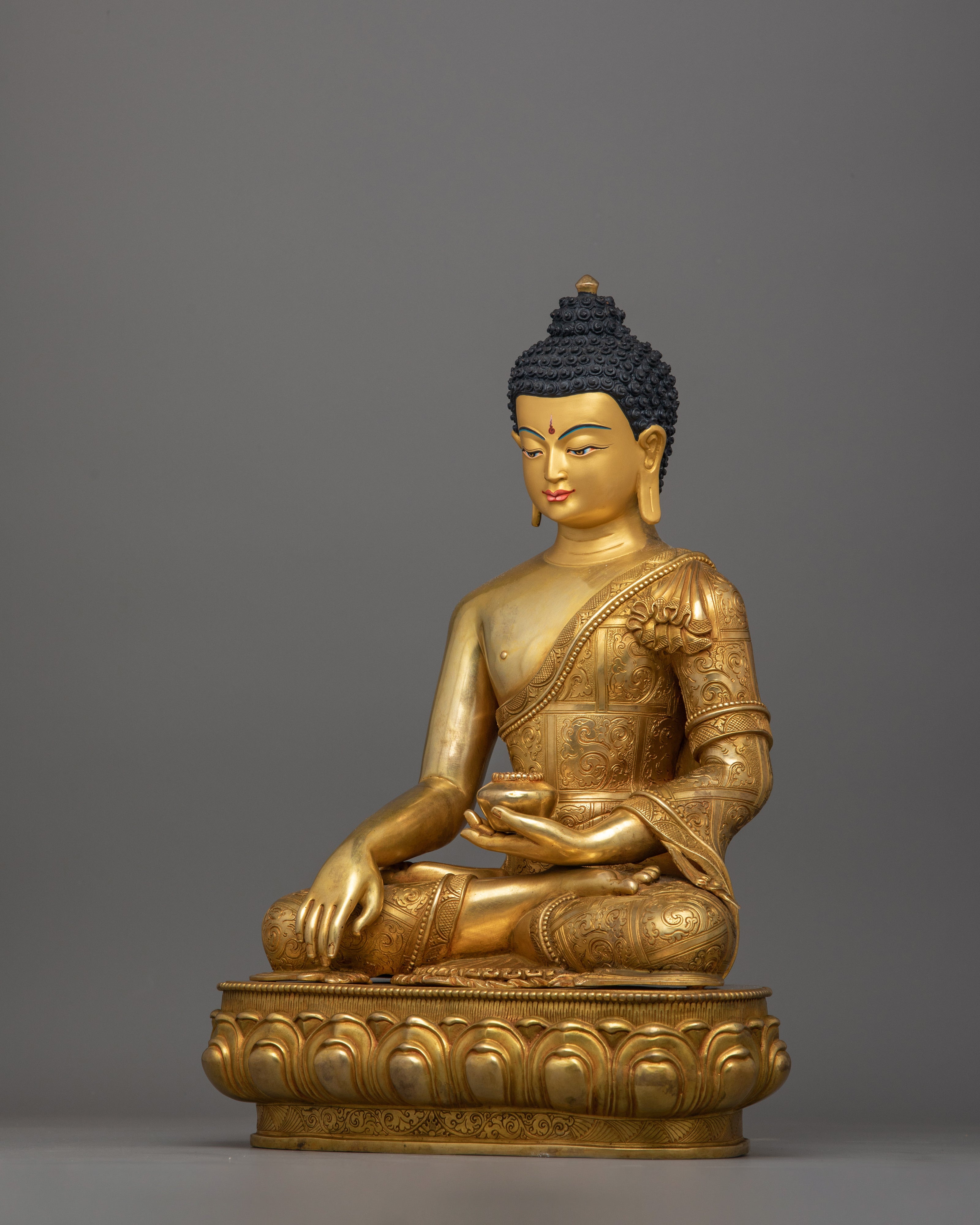 24K Gold Gilded Shakyamuni Buddha In Lotus Posture | Tibetan Buddhist art, Home decor