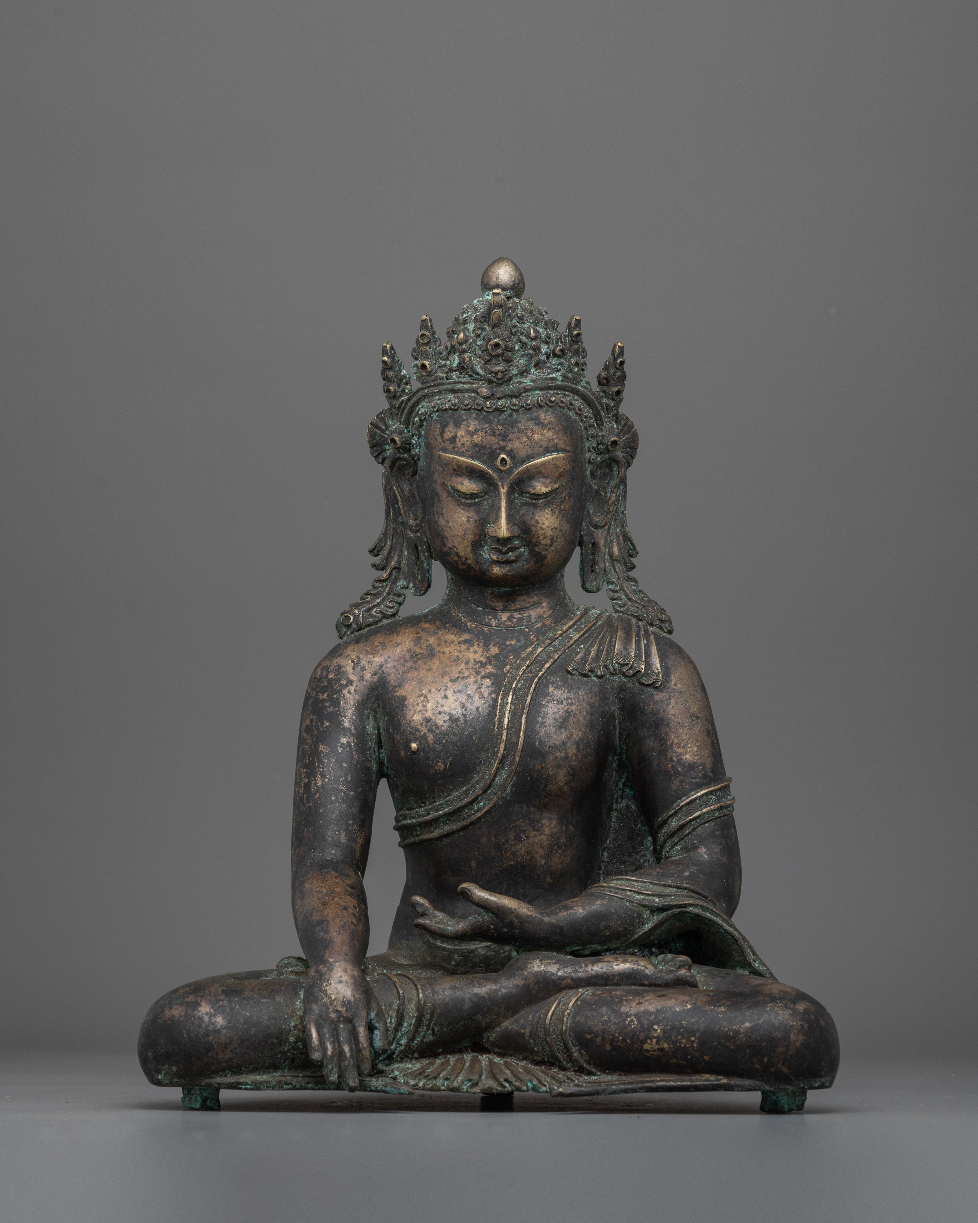 serene-shakyamuni-enlightened-buddha