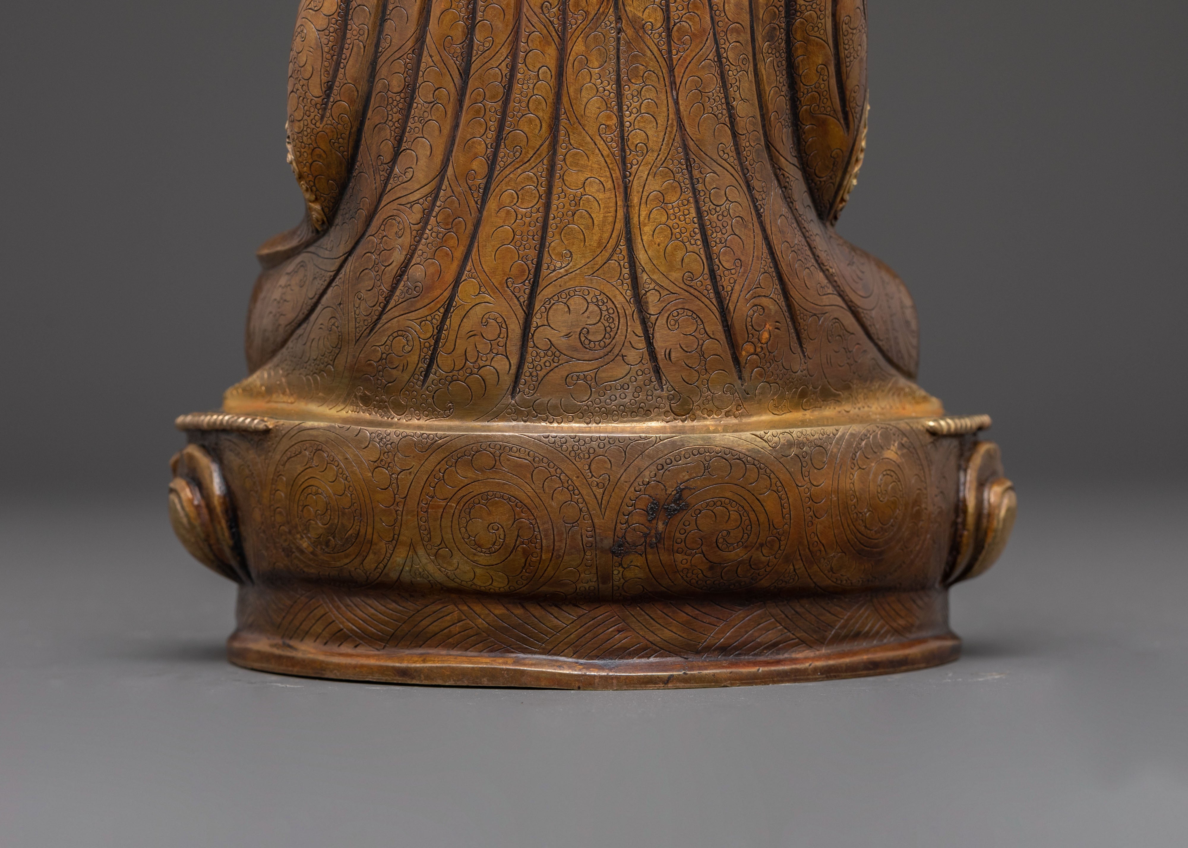 Golden Zhabdrung Rinpoche Statue | The Great Unifier