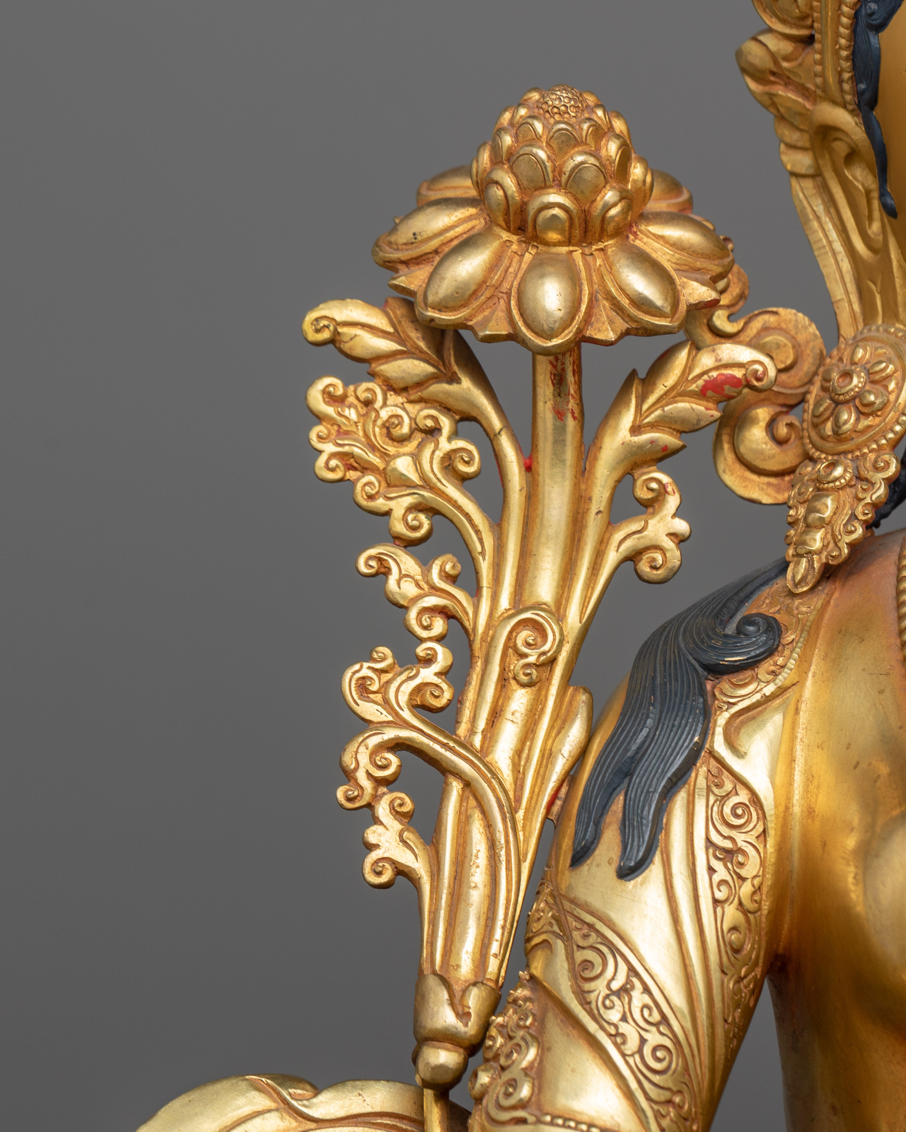 Divine Protector Green Tara Statue | Harmonious Balance of Beauty and Spirituality