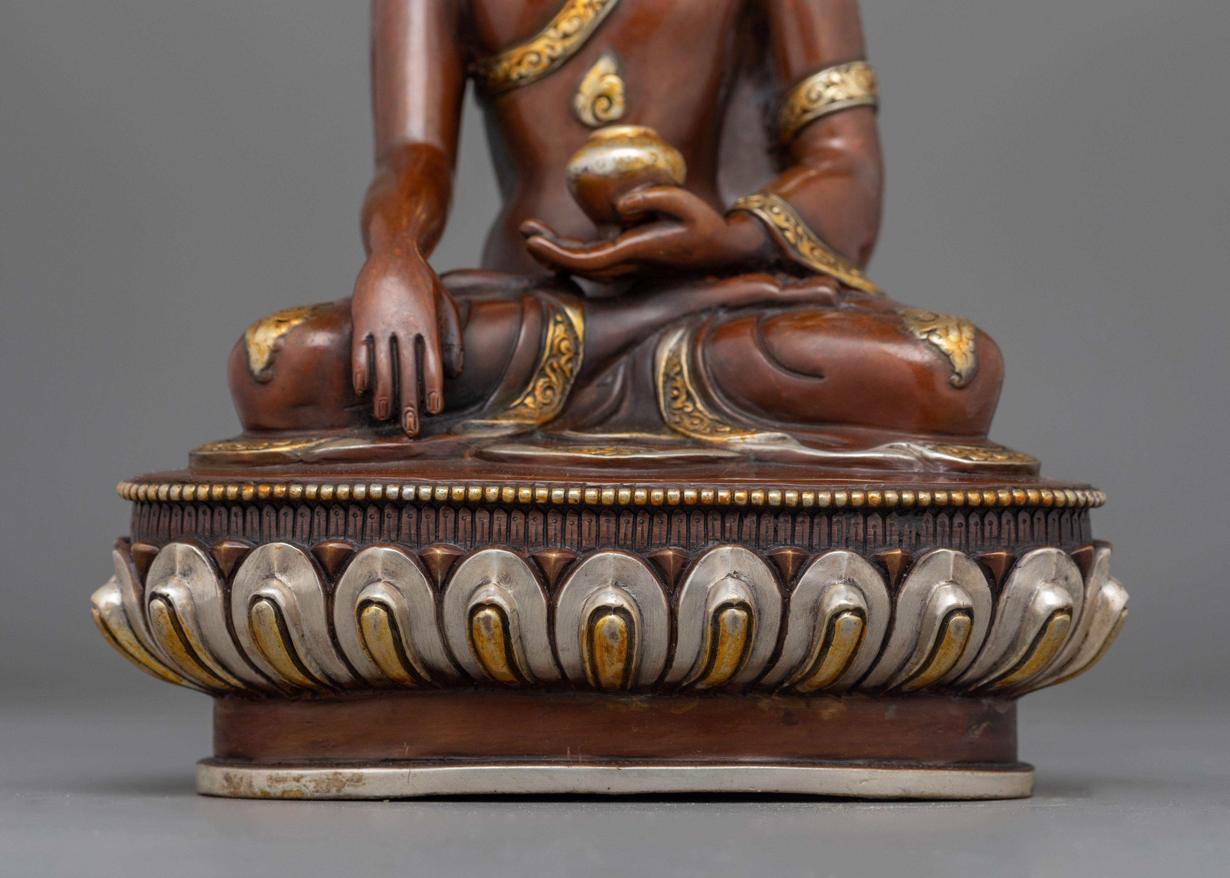 Traditional Shakyamuni Buddha Dharma Figurine | Embodiment of Enlightenment