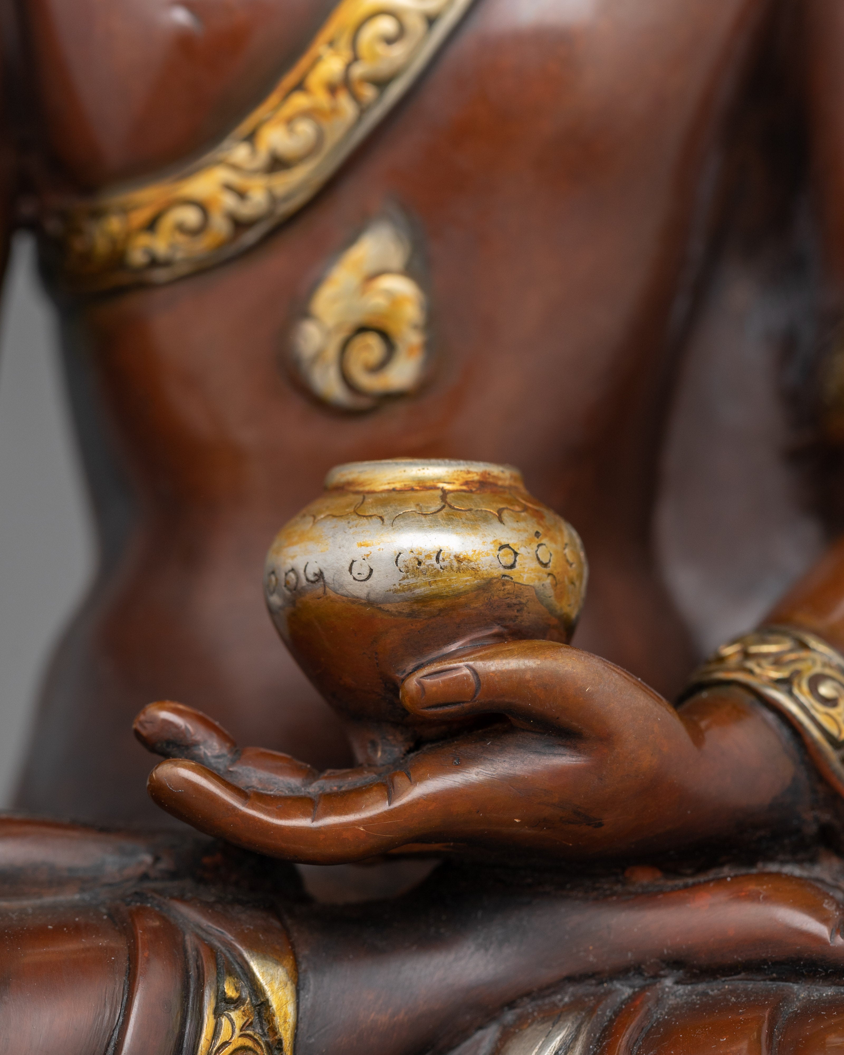 Traditional Shakyamuni Buddha Dharma Figurine | Embodiment of Enlightenment