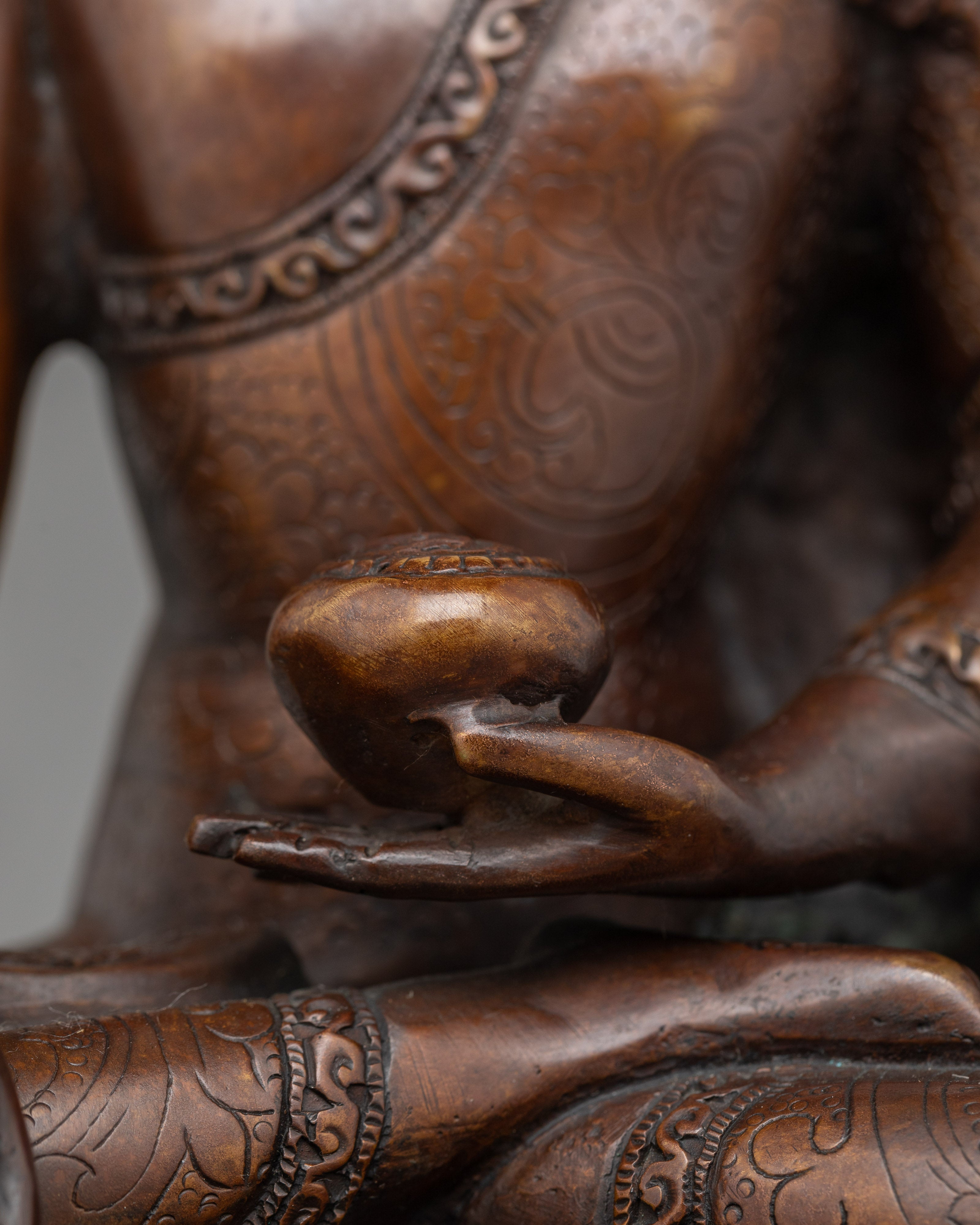 Shakyamuni Buddha Statue for Buddhist Shrine | Embrace a Sense of Peace and Mindfulness