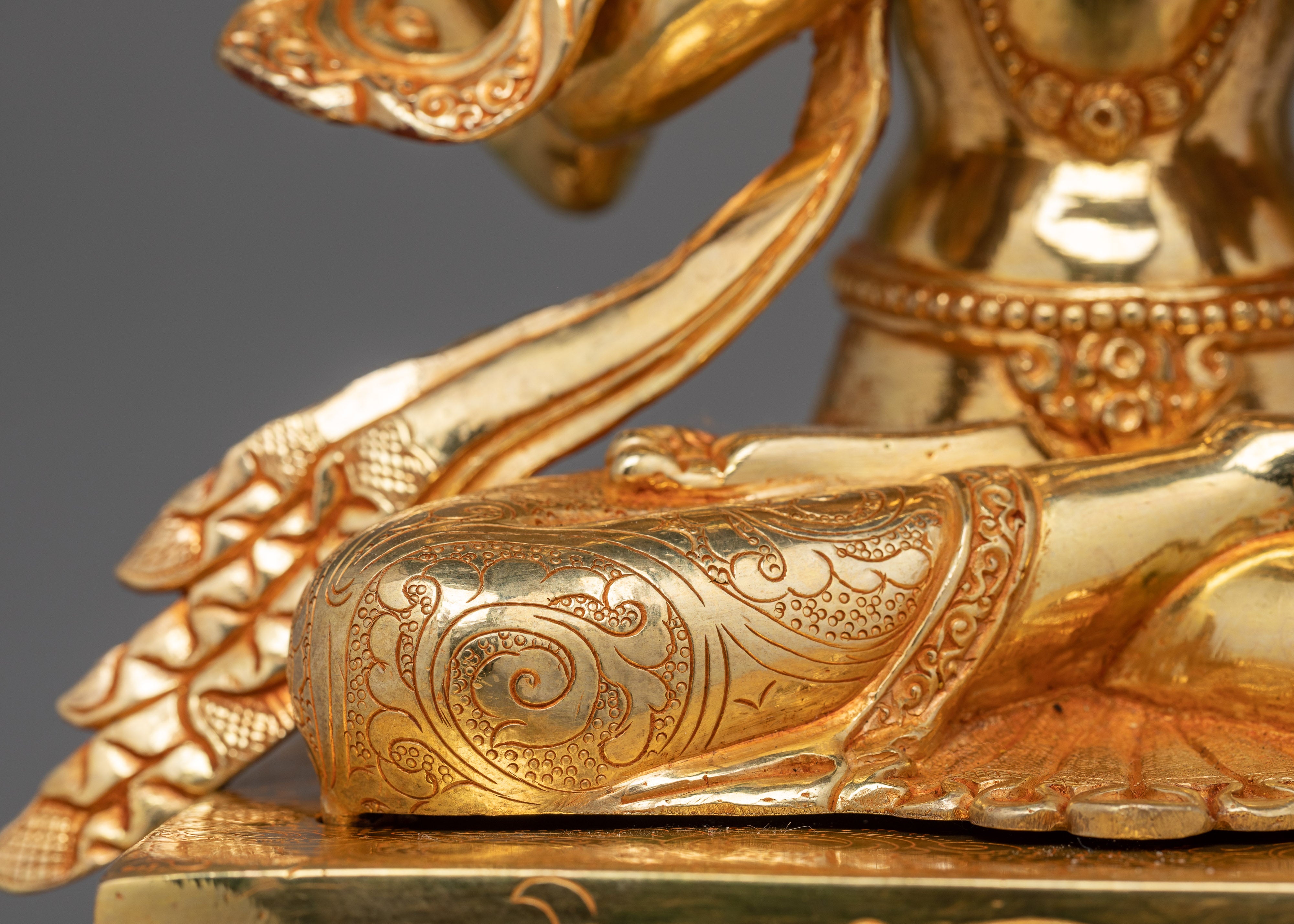 Four Armed Bodhisattva Chenrezig Statue | Deity of Compassion and Mercy