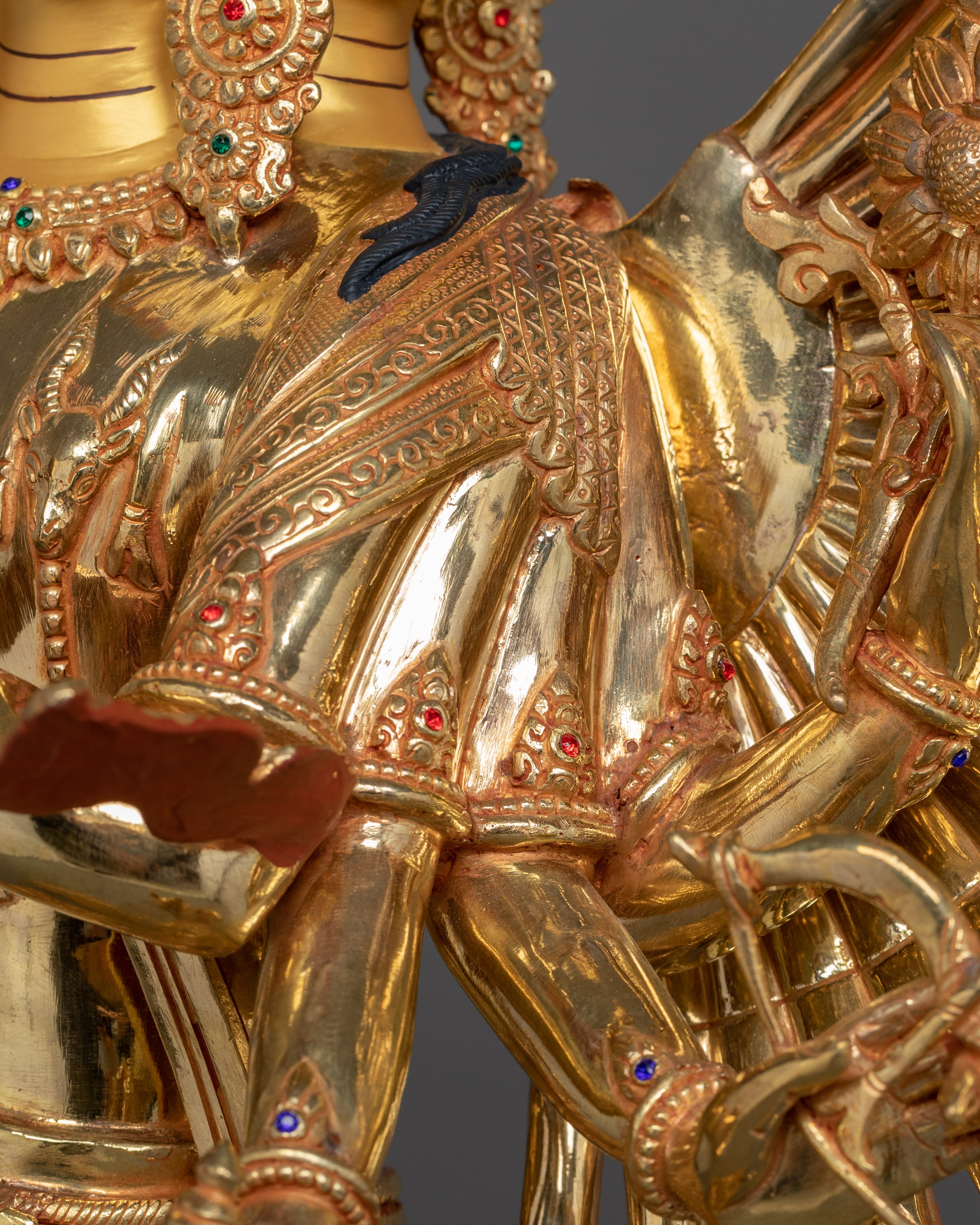 1000 Armed Chenresig Golden Statue | Bodhisattva Deity of Compassion Avalokiteshvara