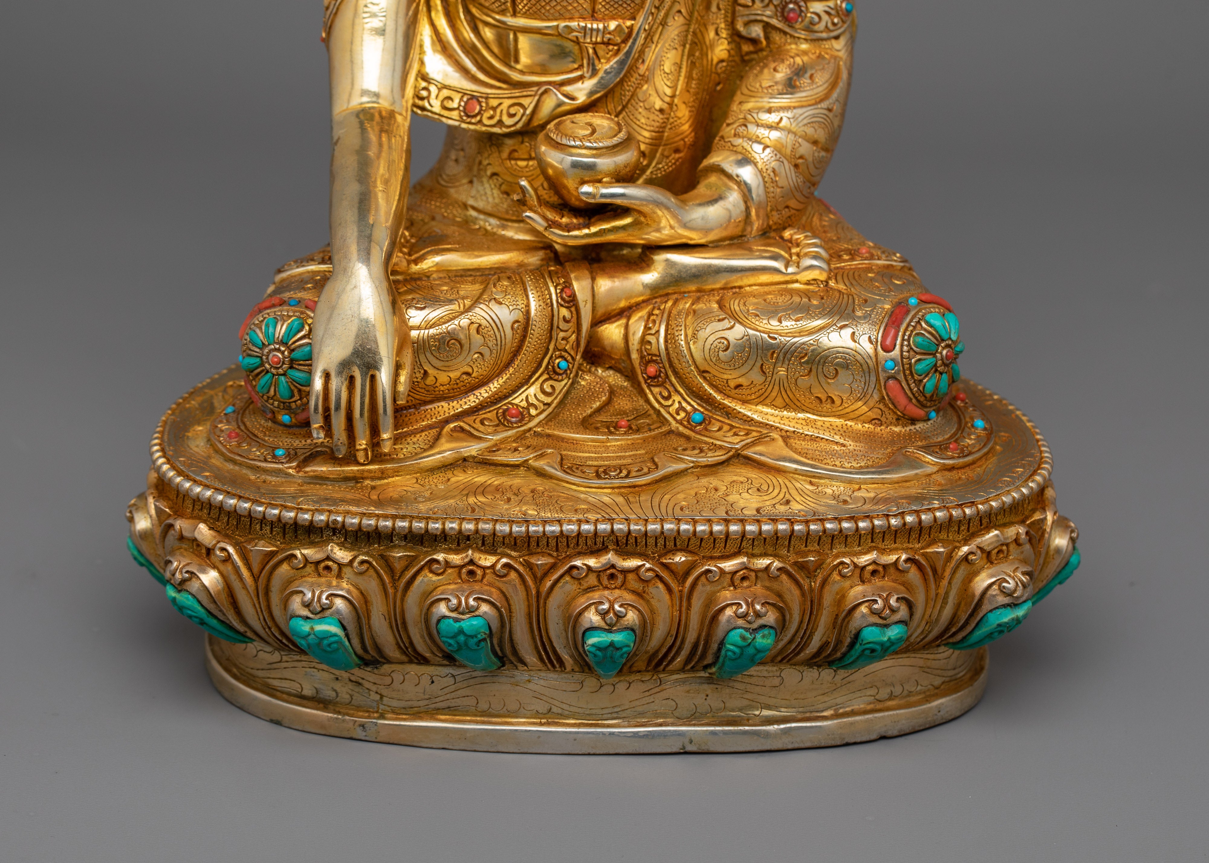 Tranquil Meditating Buddha Shakyamuni Statue | Handcrafted Tibetan Buddha