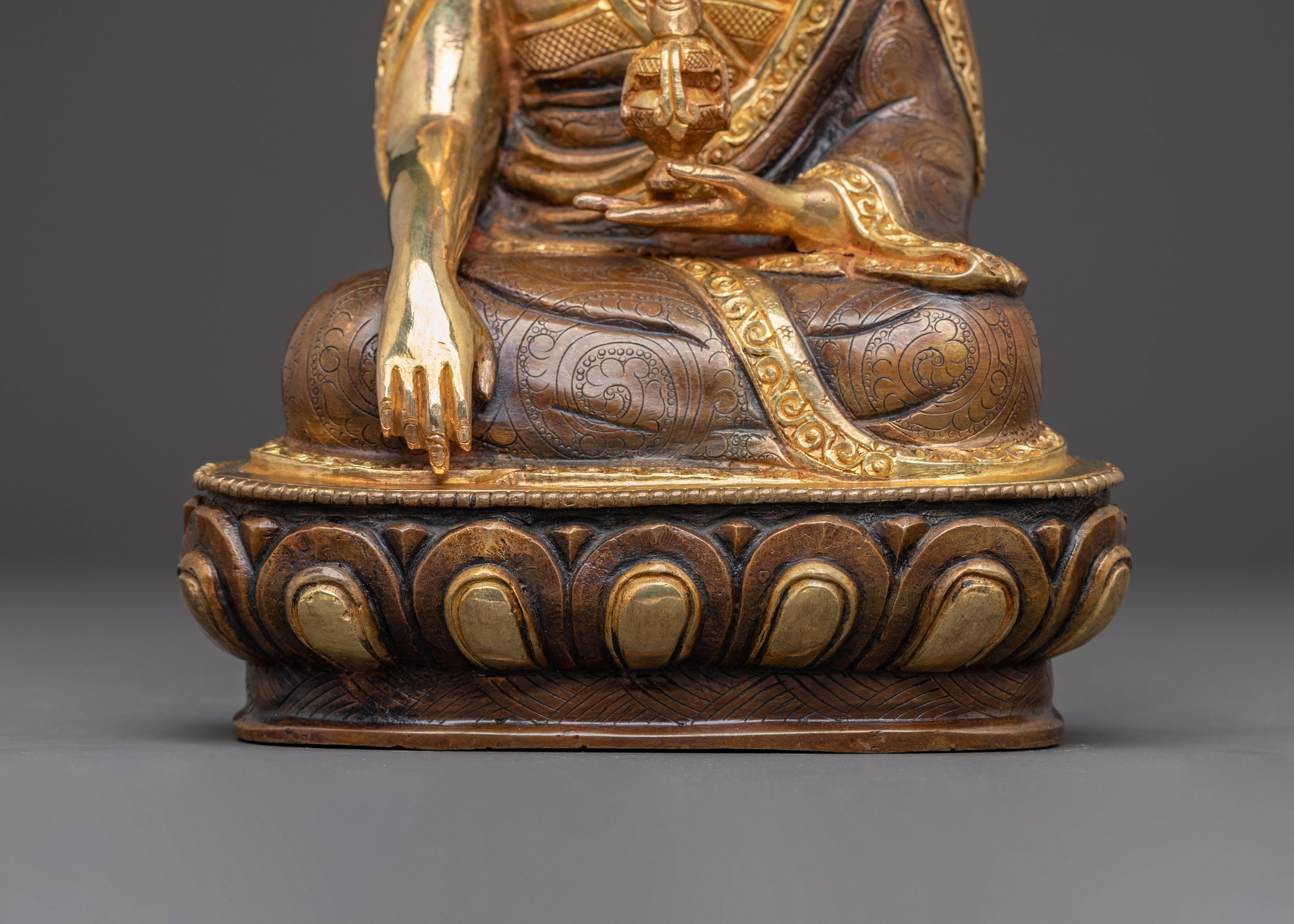Golden Zhabdrung Rinpoche Statue | The Great Unifier