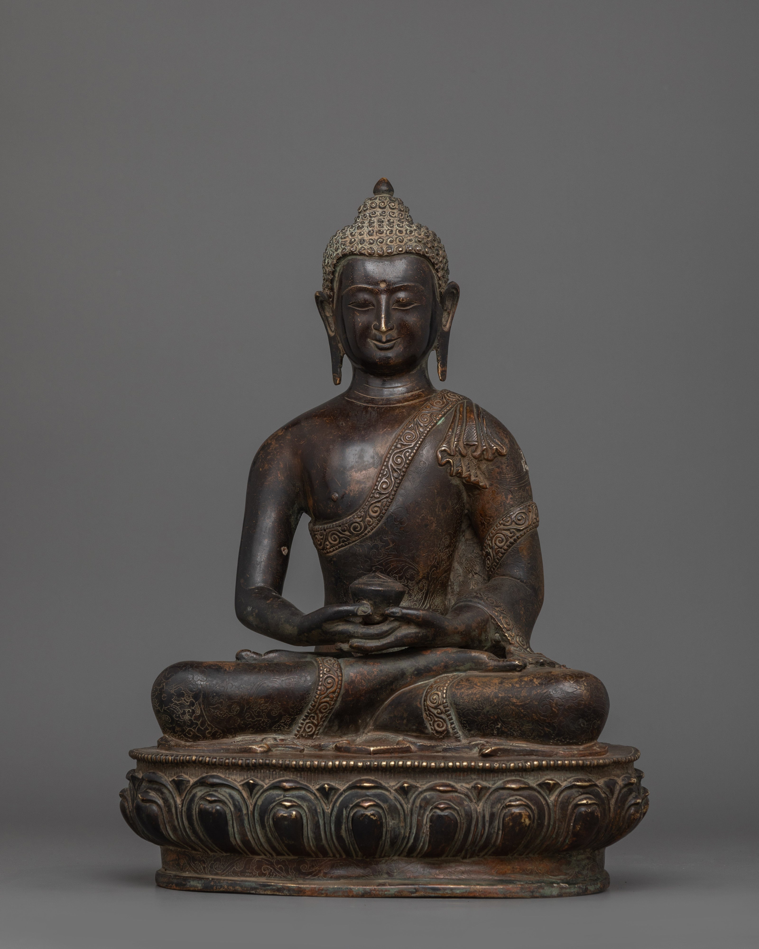 Tibetan statue of Infinite Light Amitabha Buddha