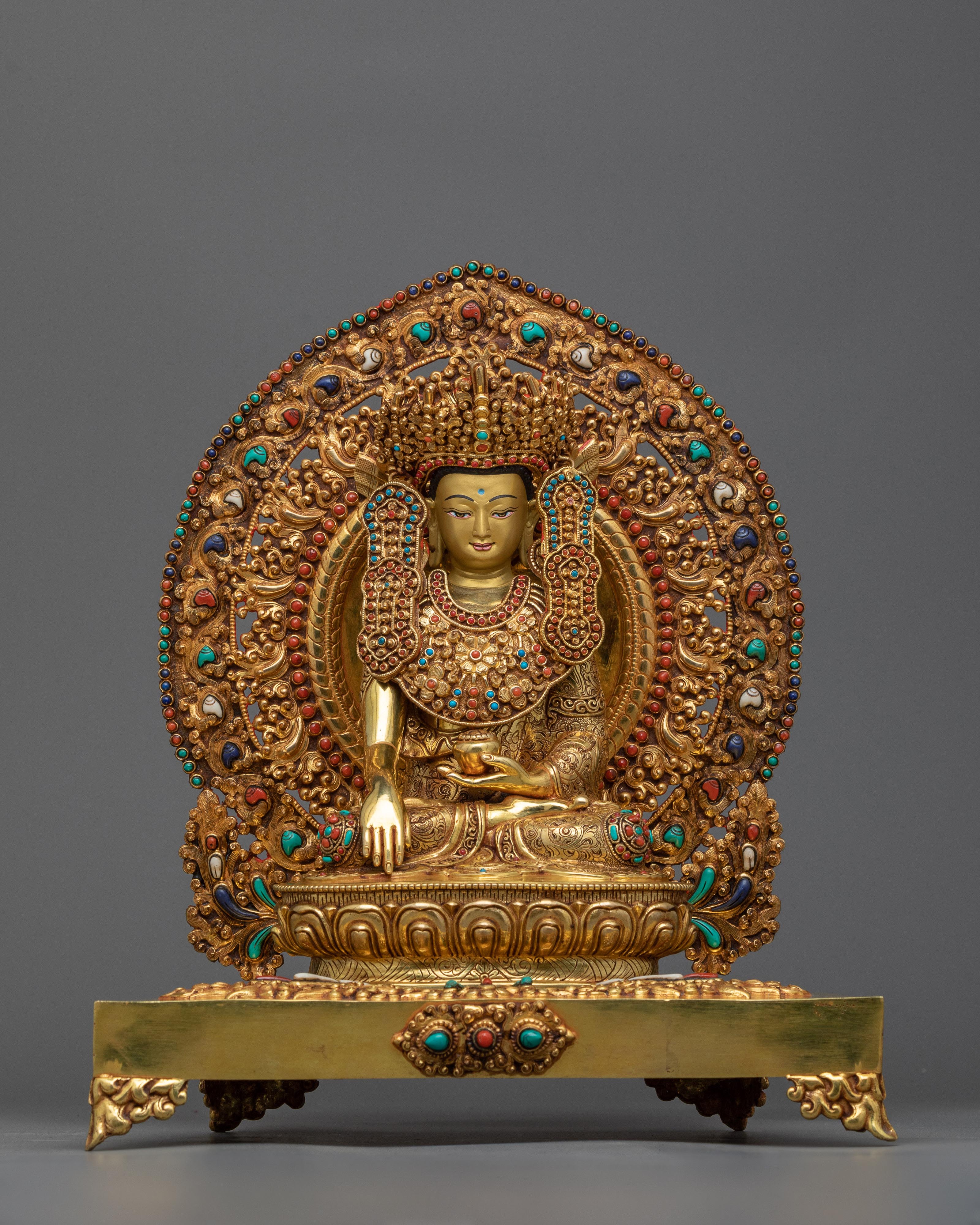 crown-shakyamuni-buddha-figurine