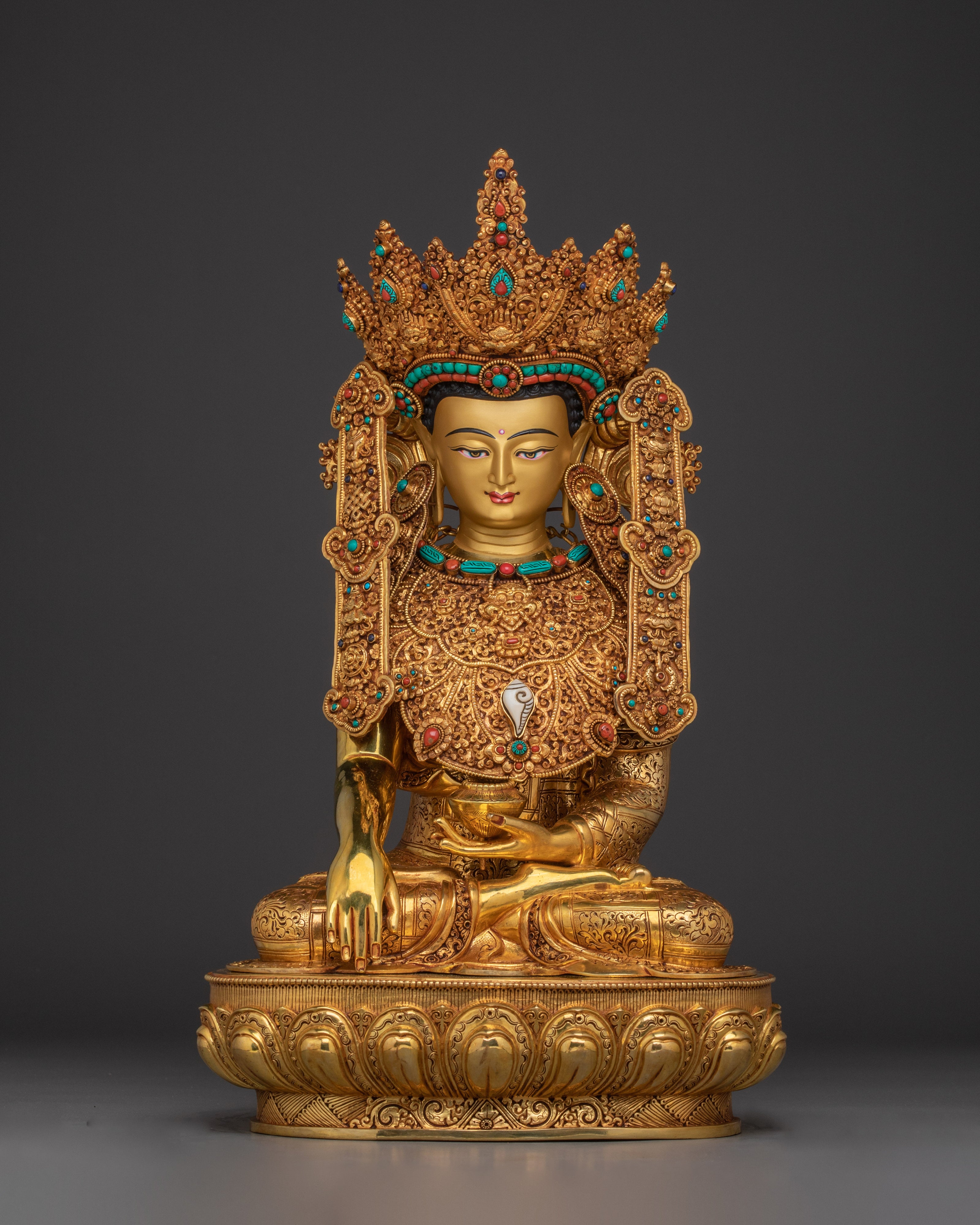 crown-gautama-buddha-statue
