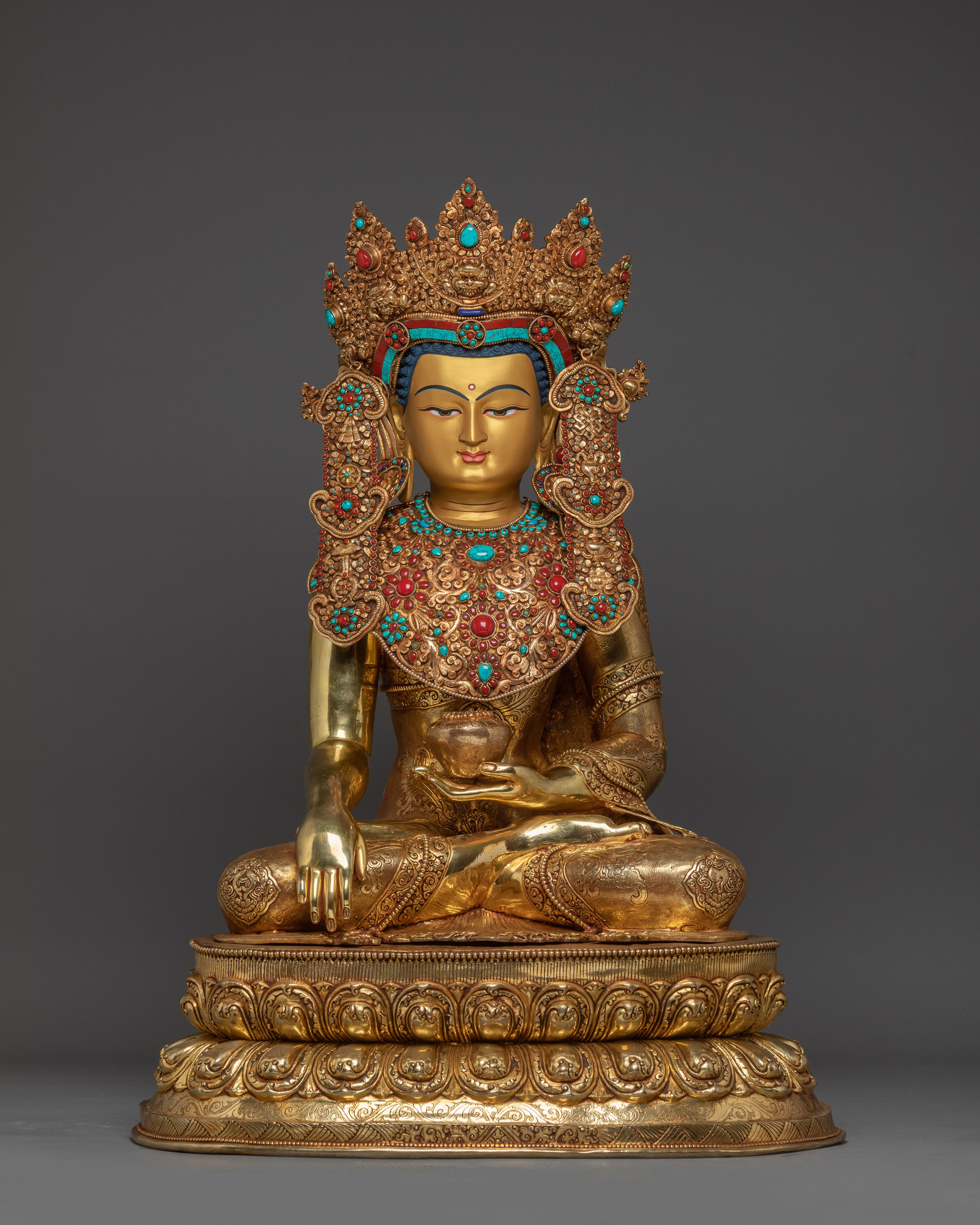 serene-crown-shakyamuni-buddha