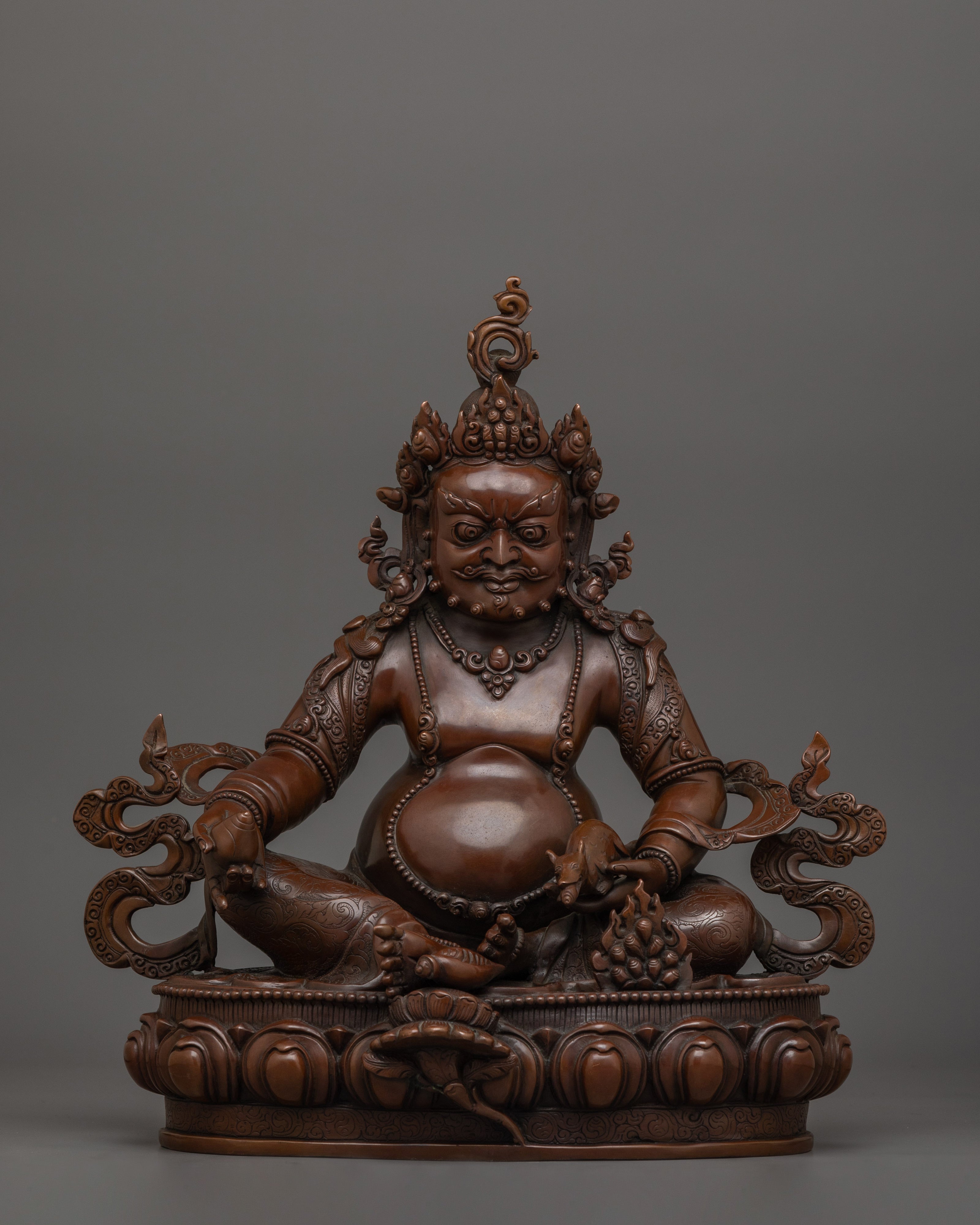 sculpture-of-tibetan-wealth-deity-dzambhala
