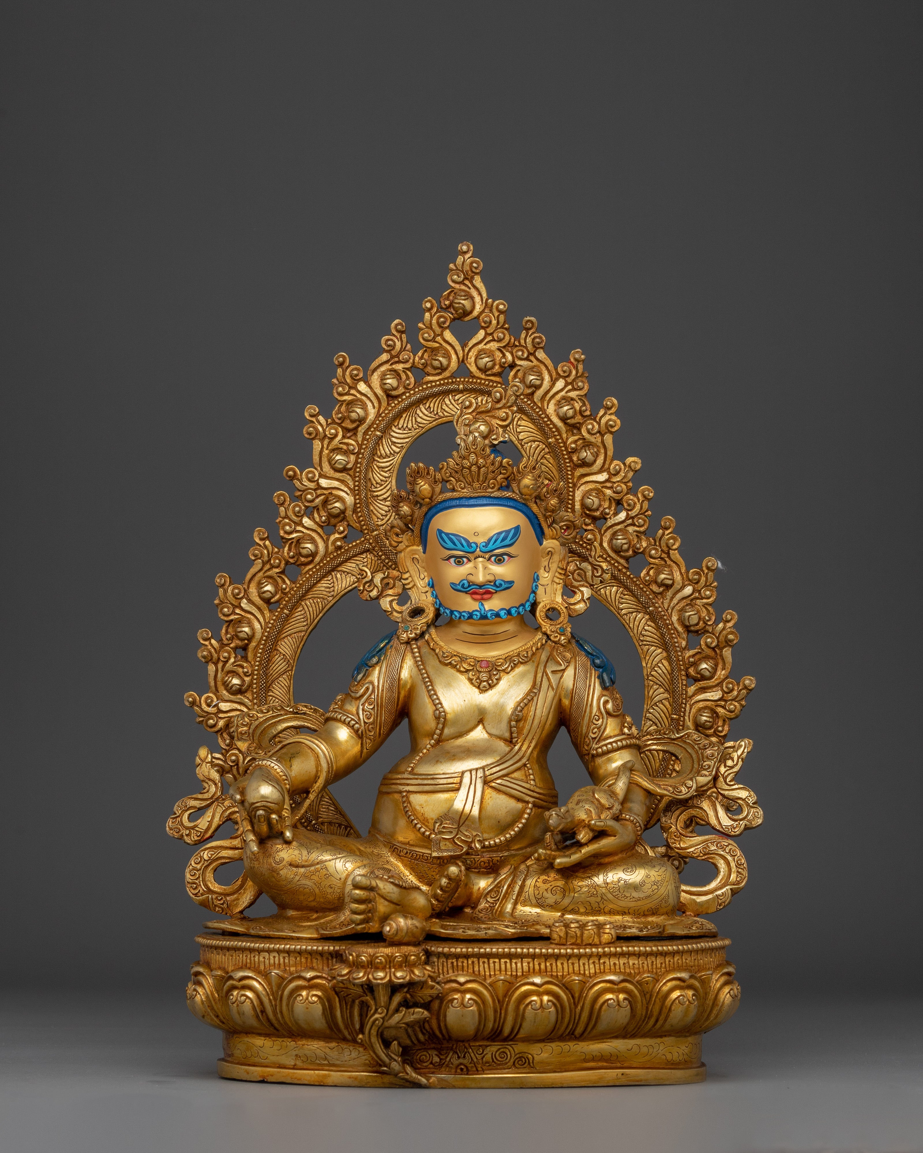 wealth-lord-dzambhala-golden-statue