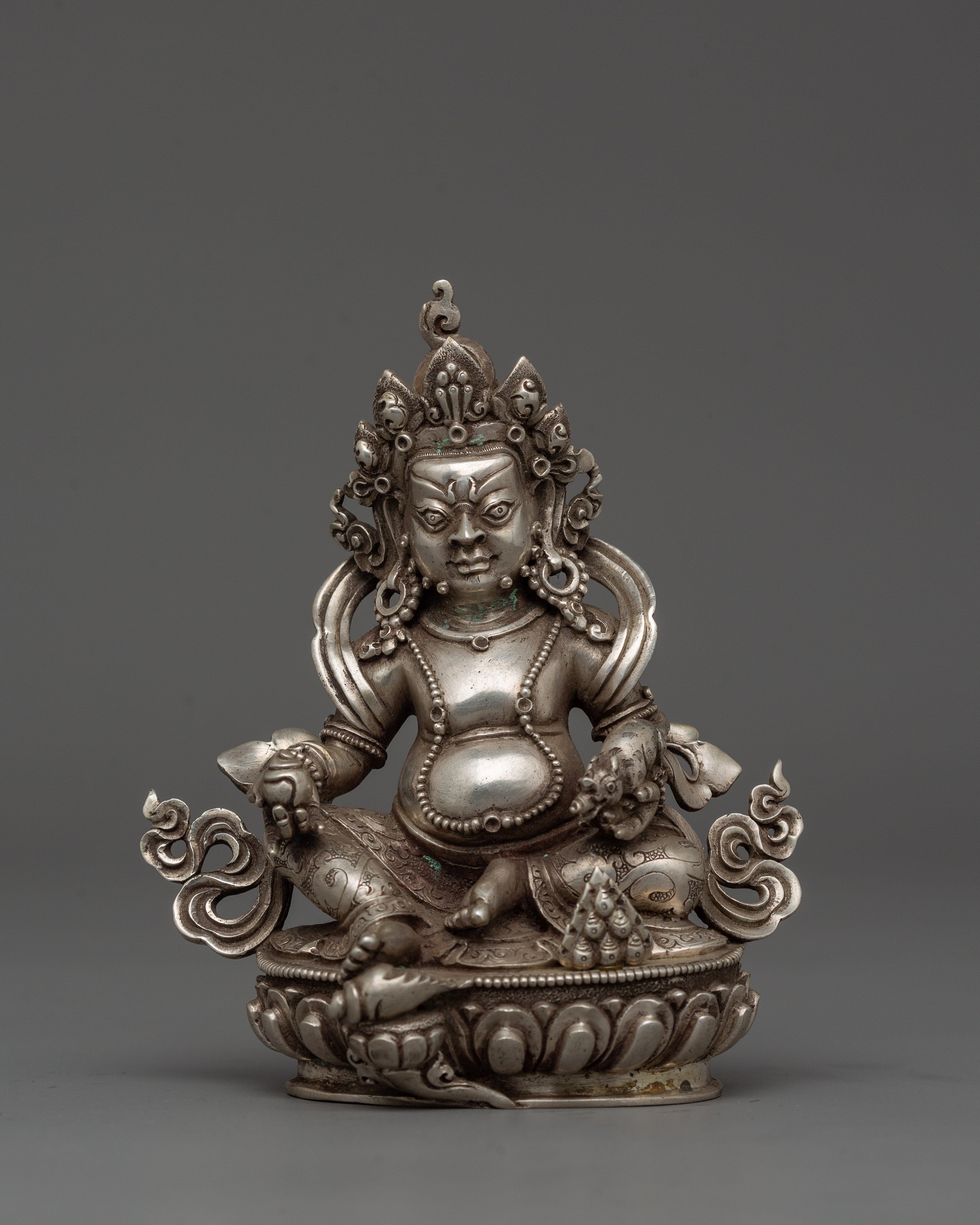 dzambhala-buddhist-wealth-deity