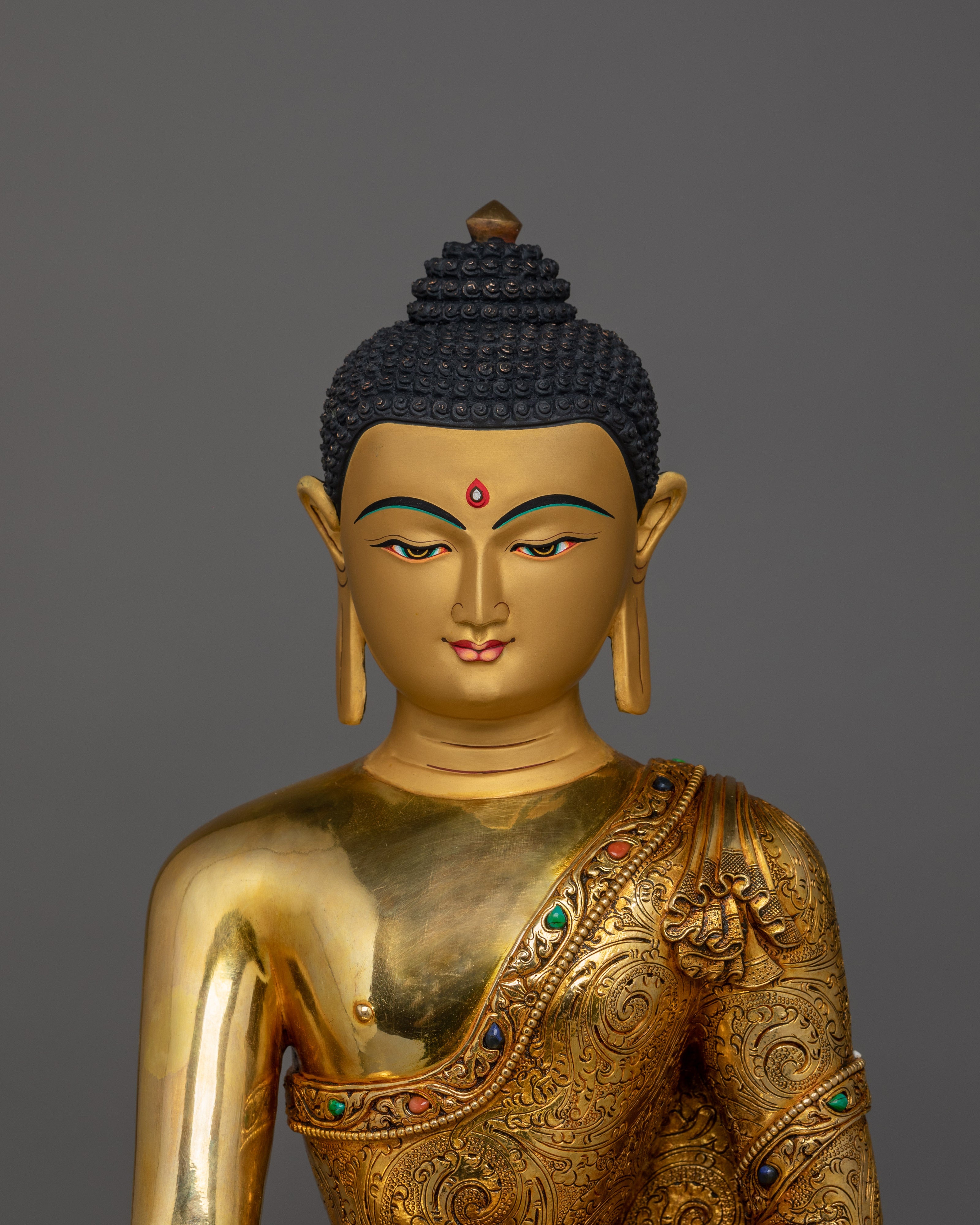 Divine Statue of Shakyamuni Buddha | The Teachings of Compassion and Serenity