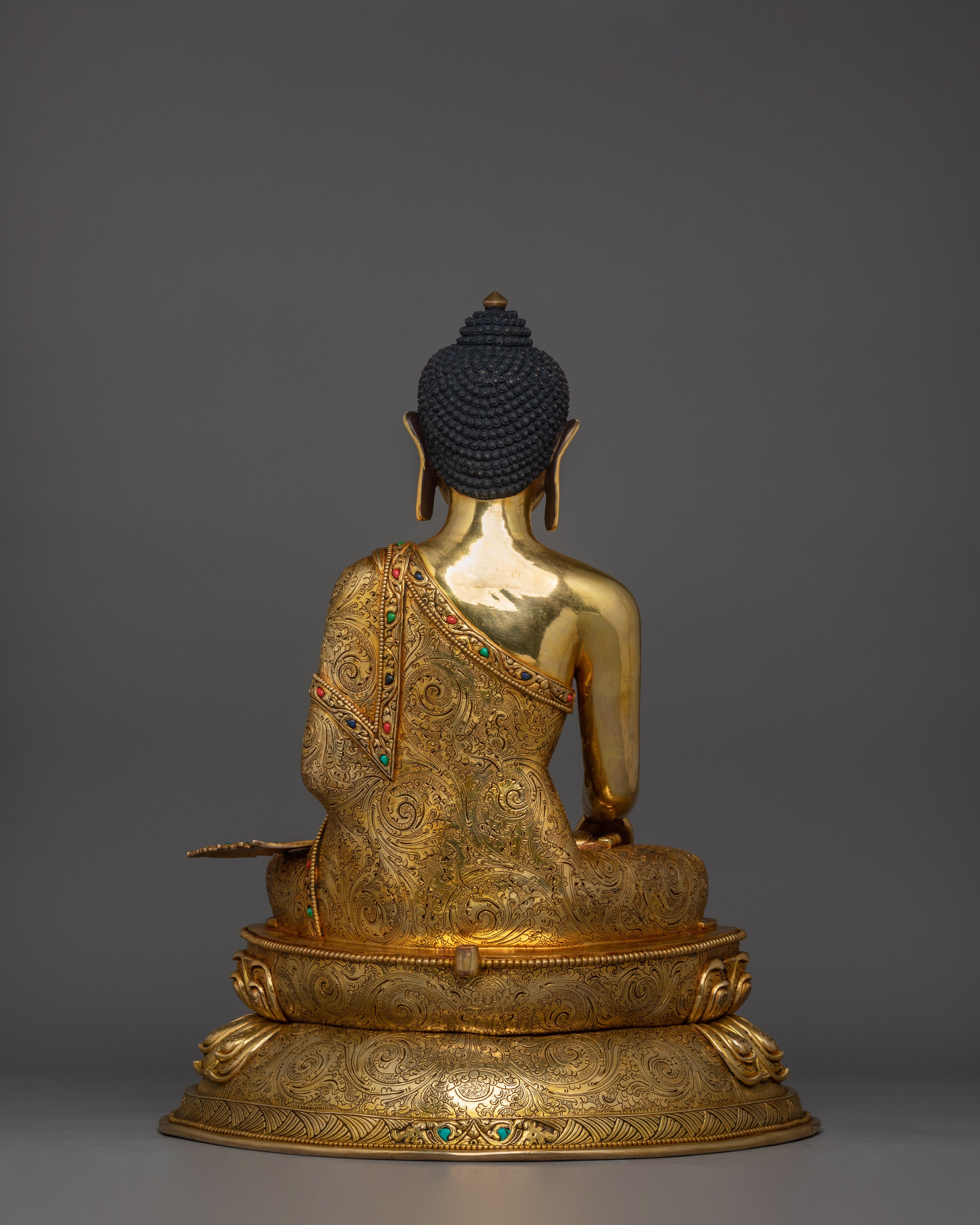 Divine Statue of Shakyamuni Buddha | The Teachings of Compassion and Serenity