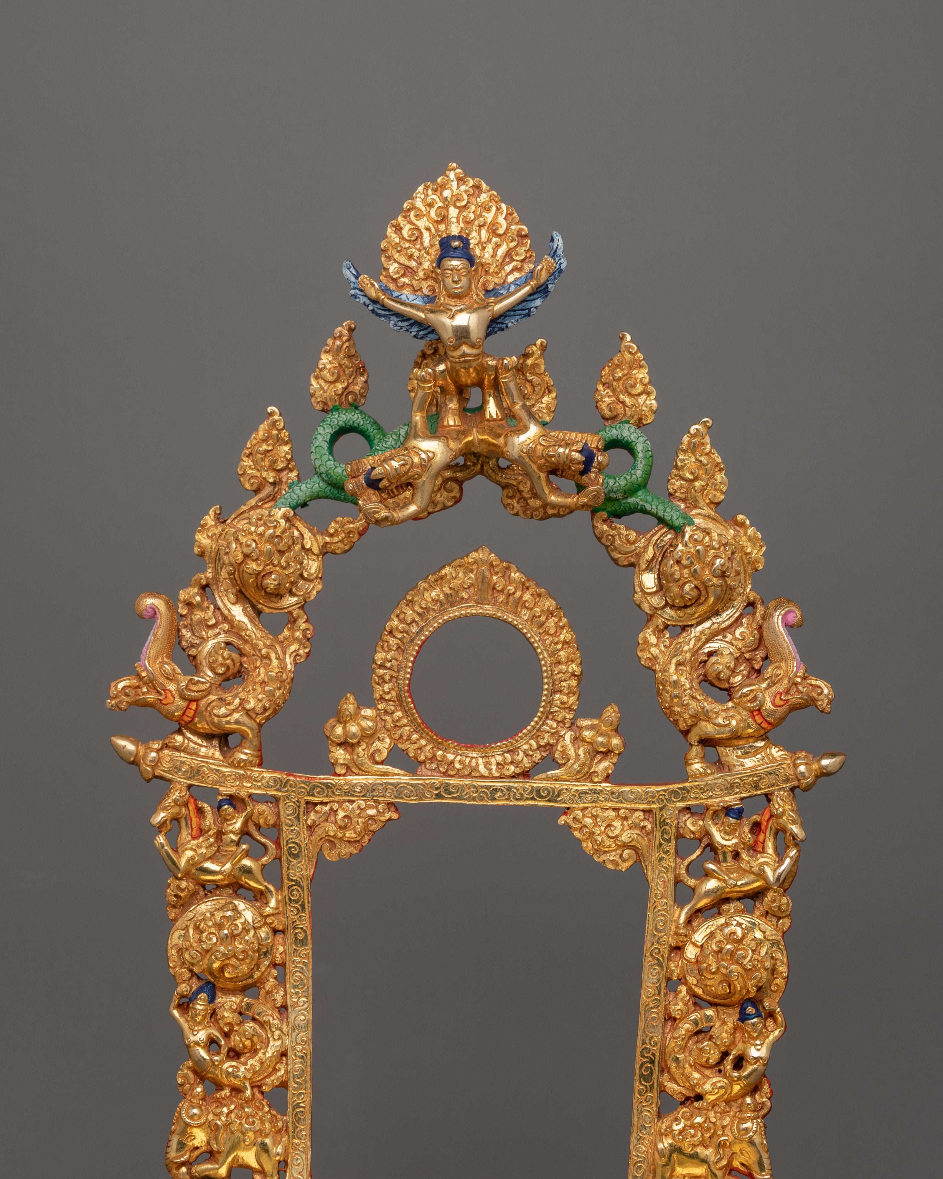 Hand Made Traditional Art Throne | Four Your Beautiful Statue