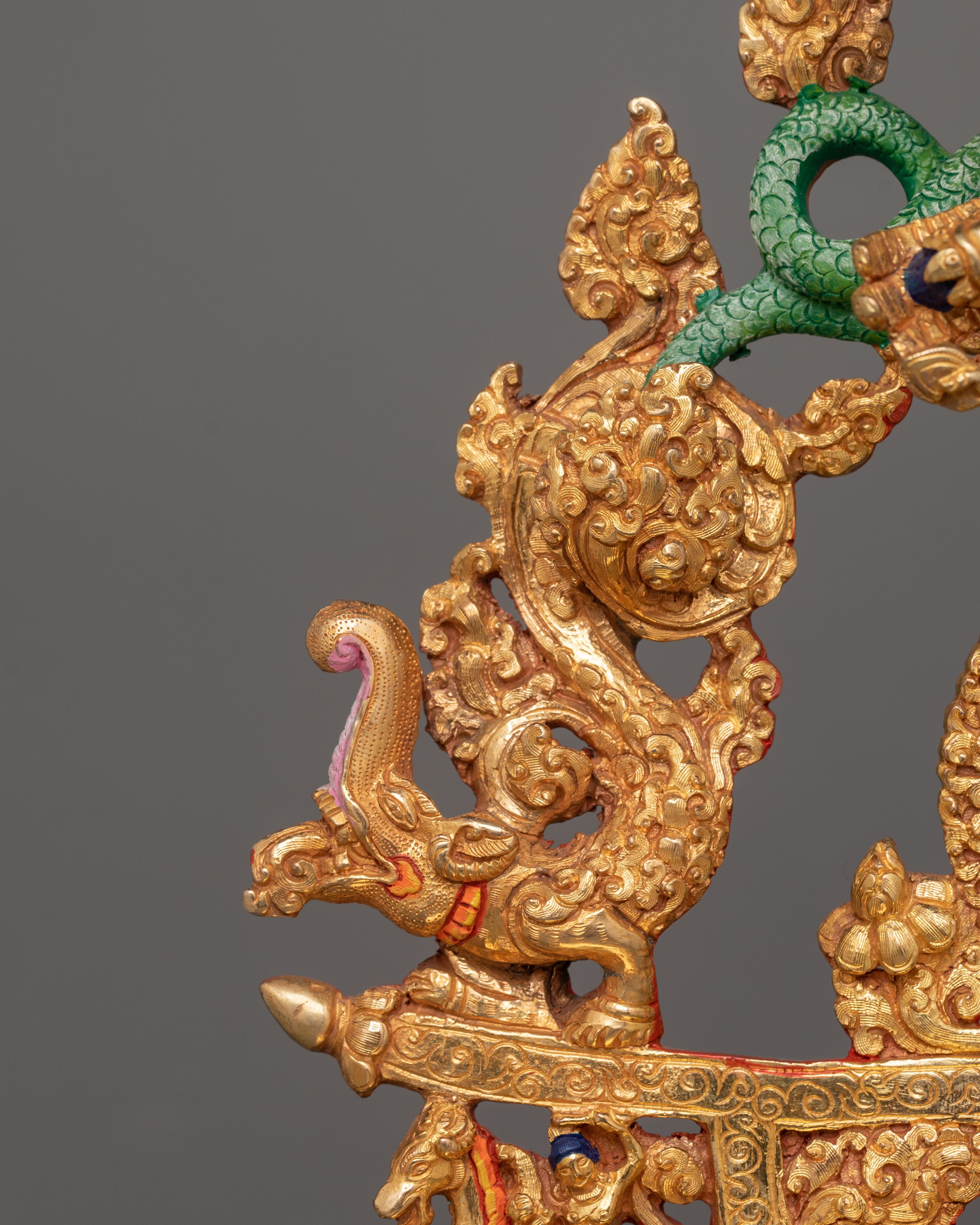 Hand Made Traditional Art Throne | Four Your Beautiful Statue