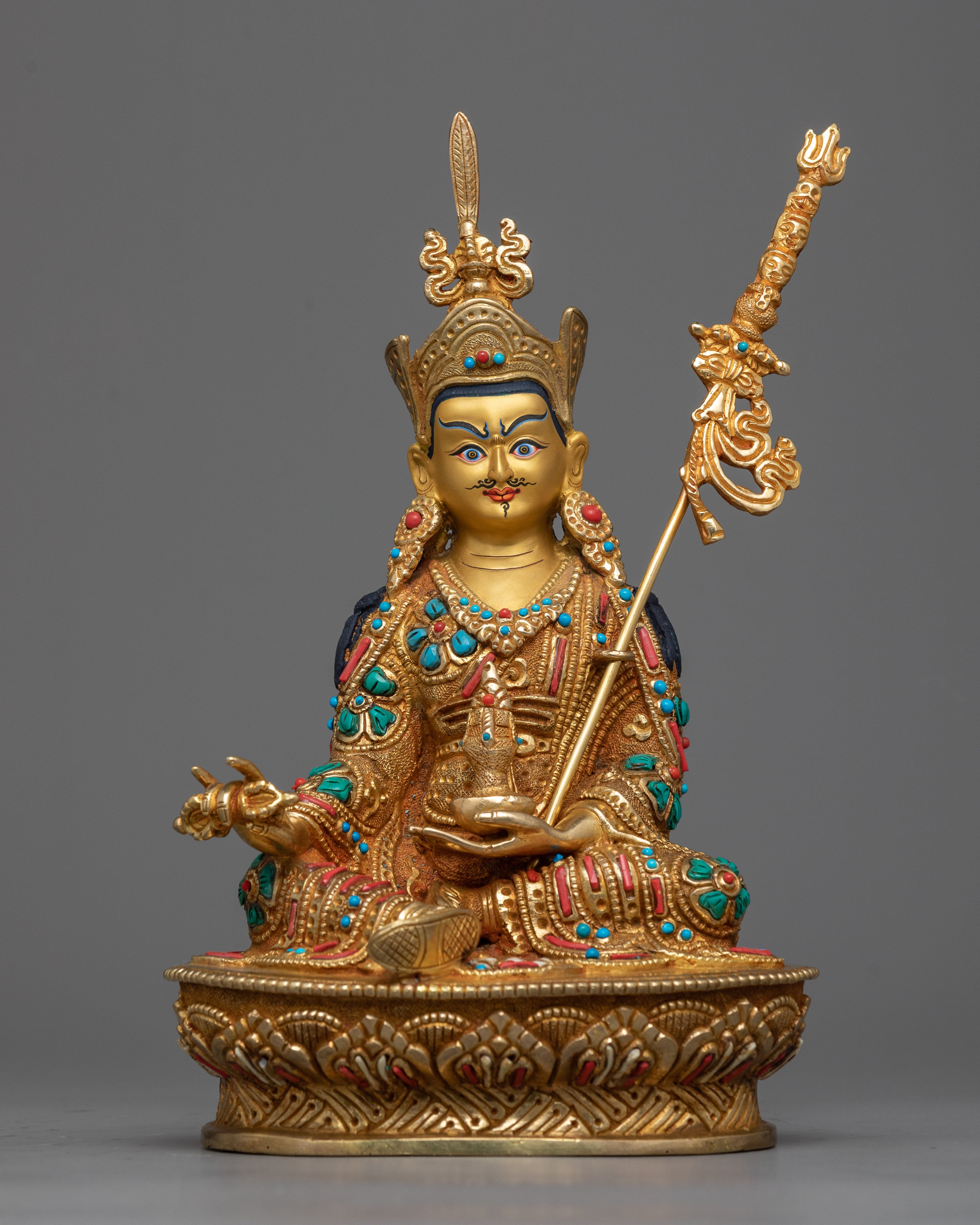 guru-rinpoche-gilt sculpture
