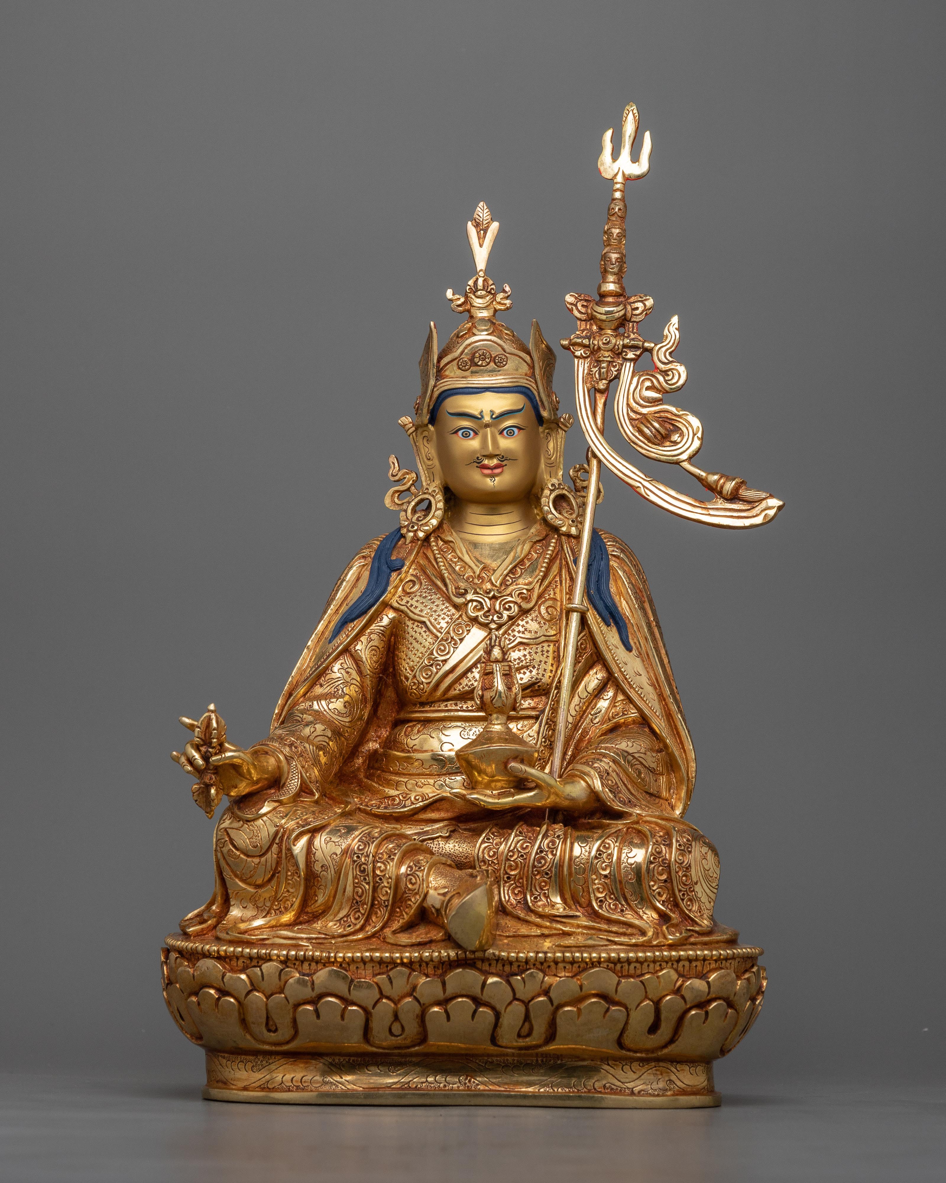 dusum-sangye-guru-rinpoche-sculpture