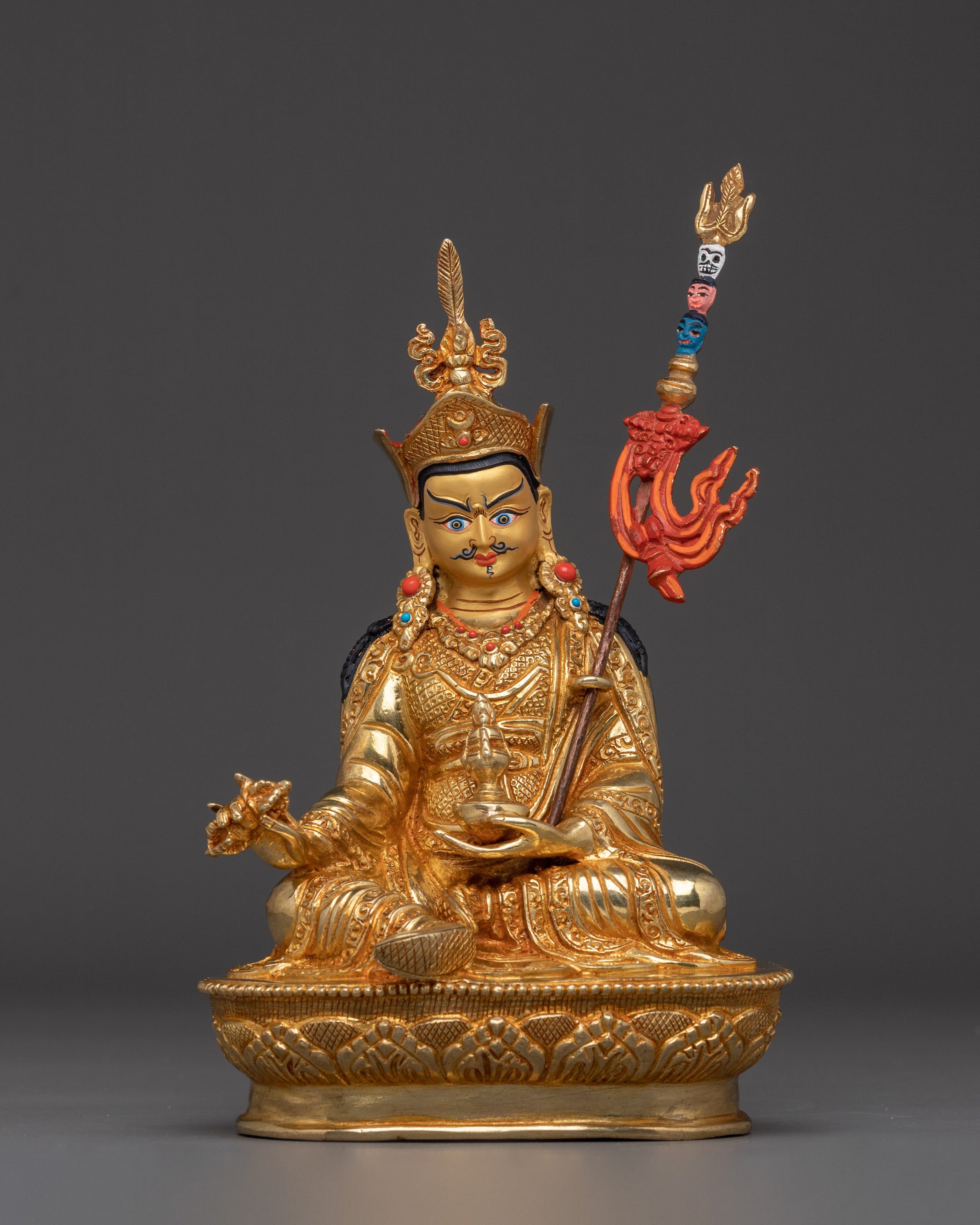 tantric-teacher-guru-rinpoche-statue