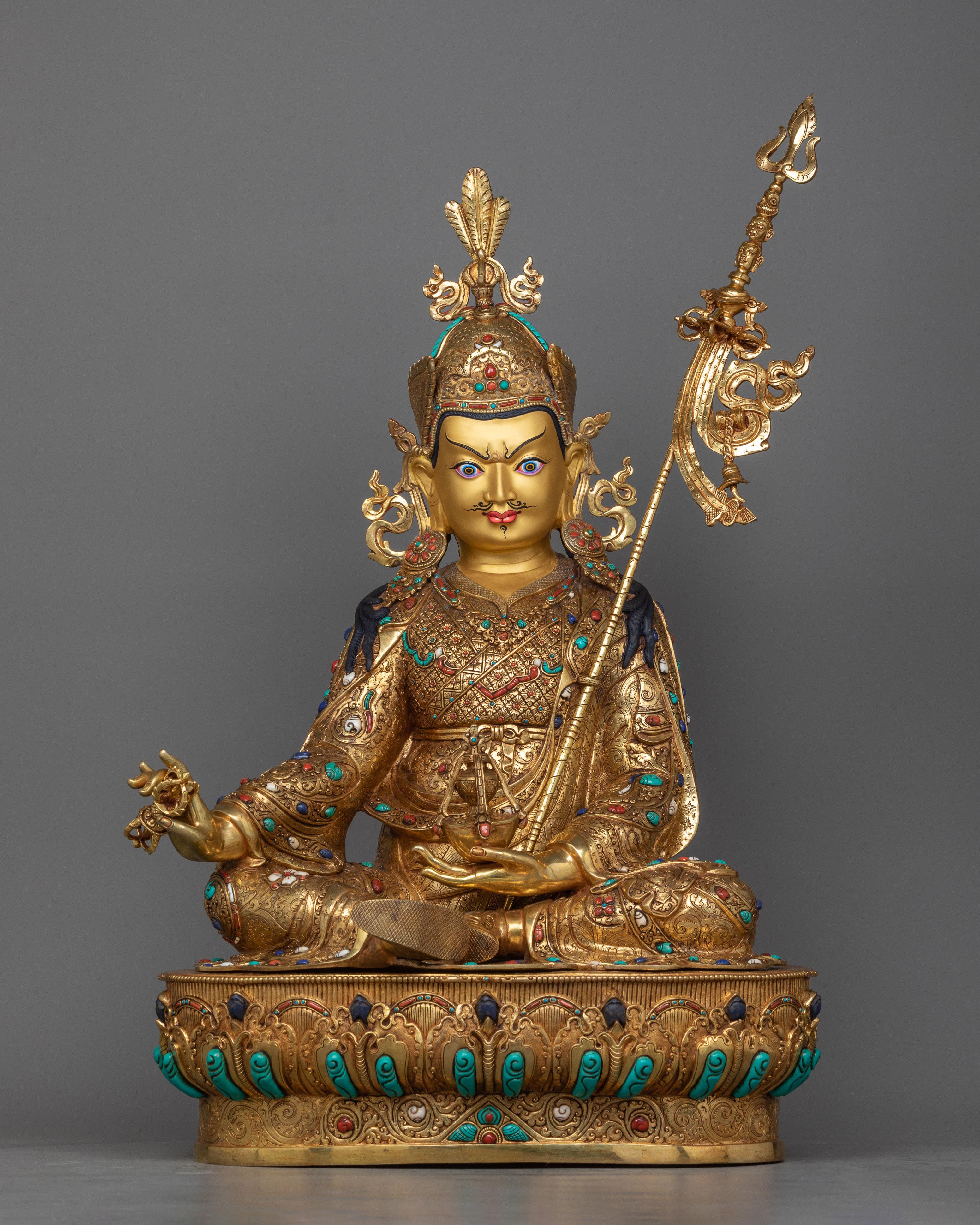 guru-rinpoche-padmakara-statue