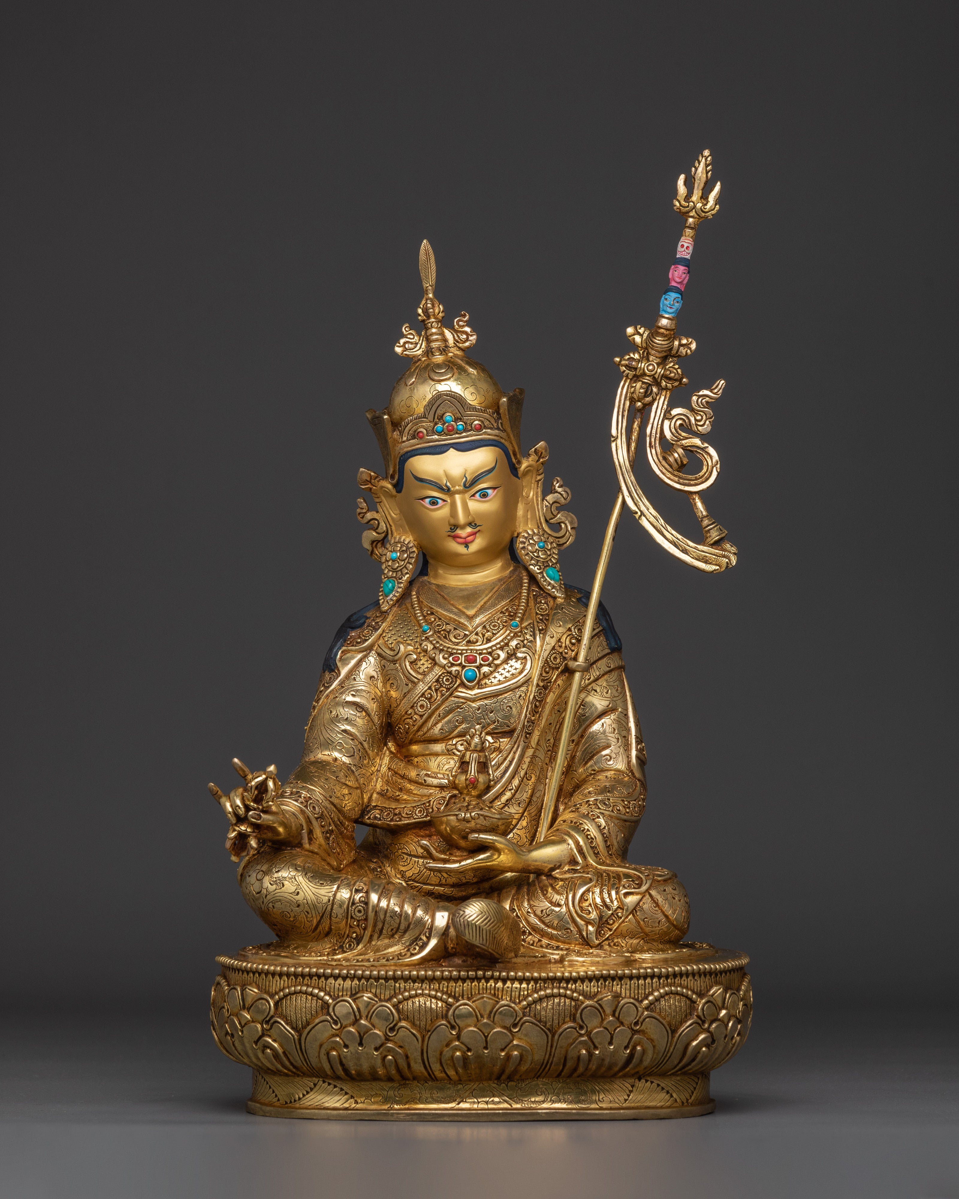 tibetan-spirituality-guru-rinpoche-statue