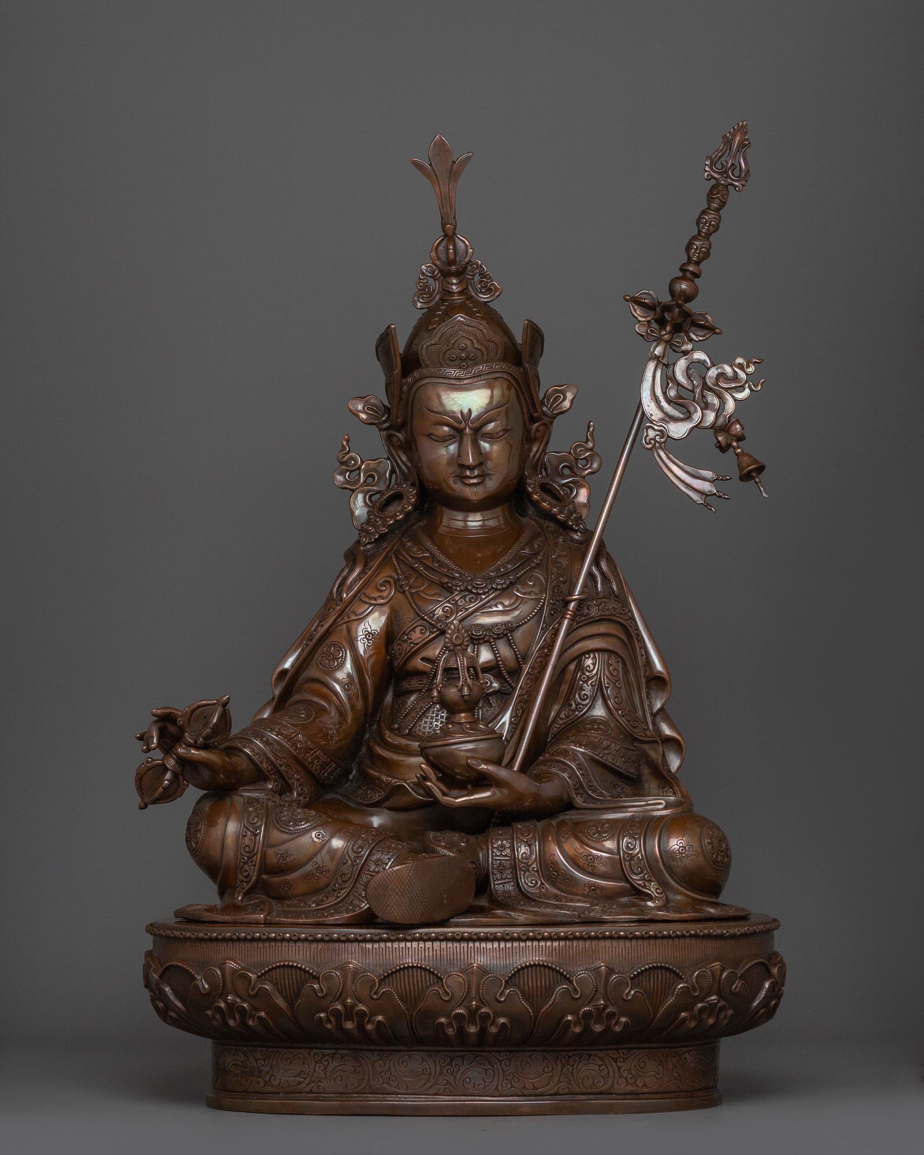 guru-rinpoche-tantric-guru-statue