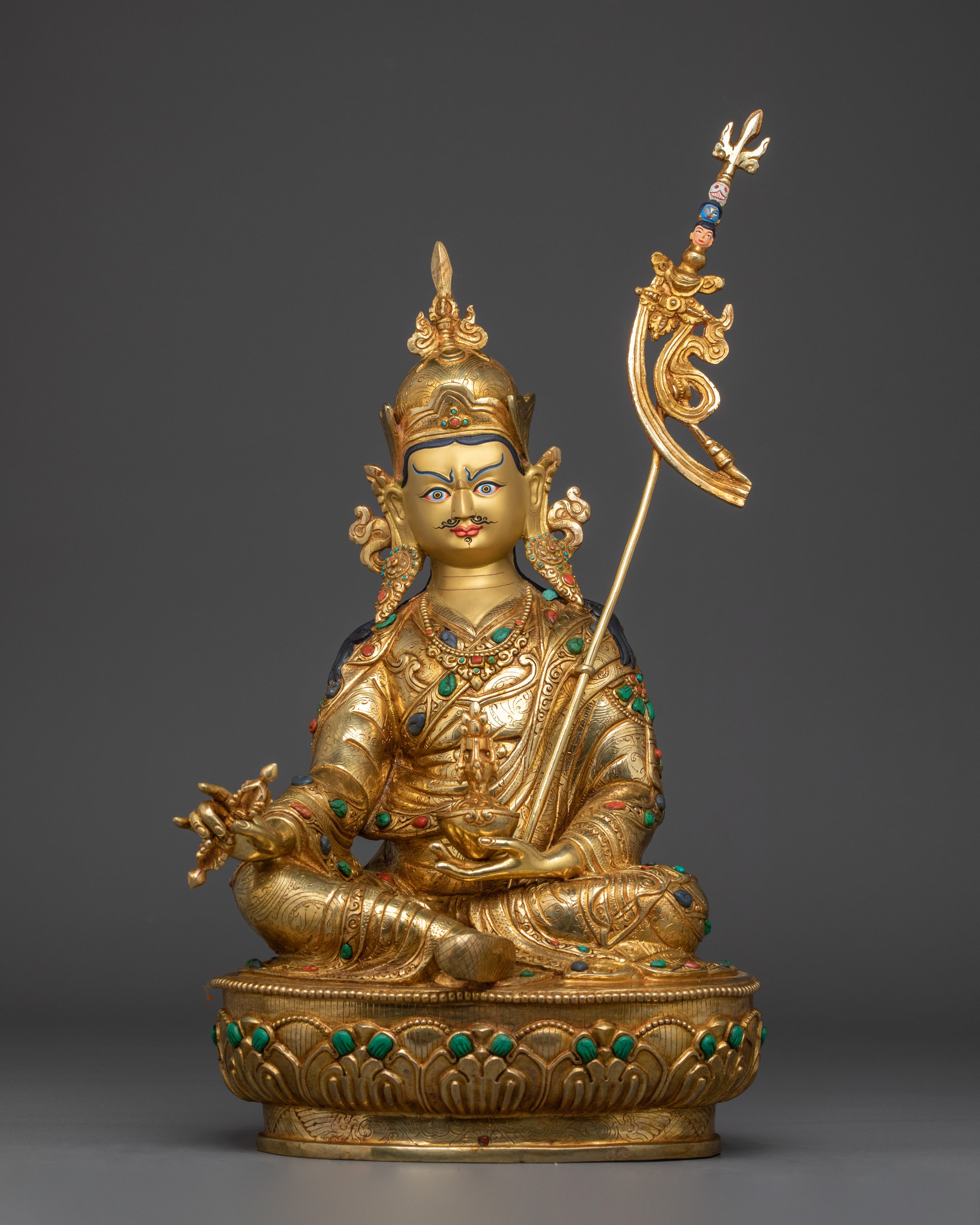 spiritual-protector-guru-rinpoche-statue