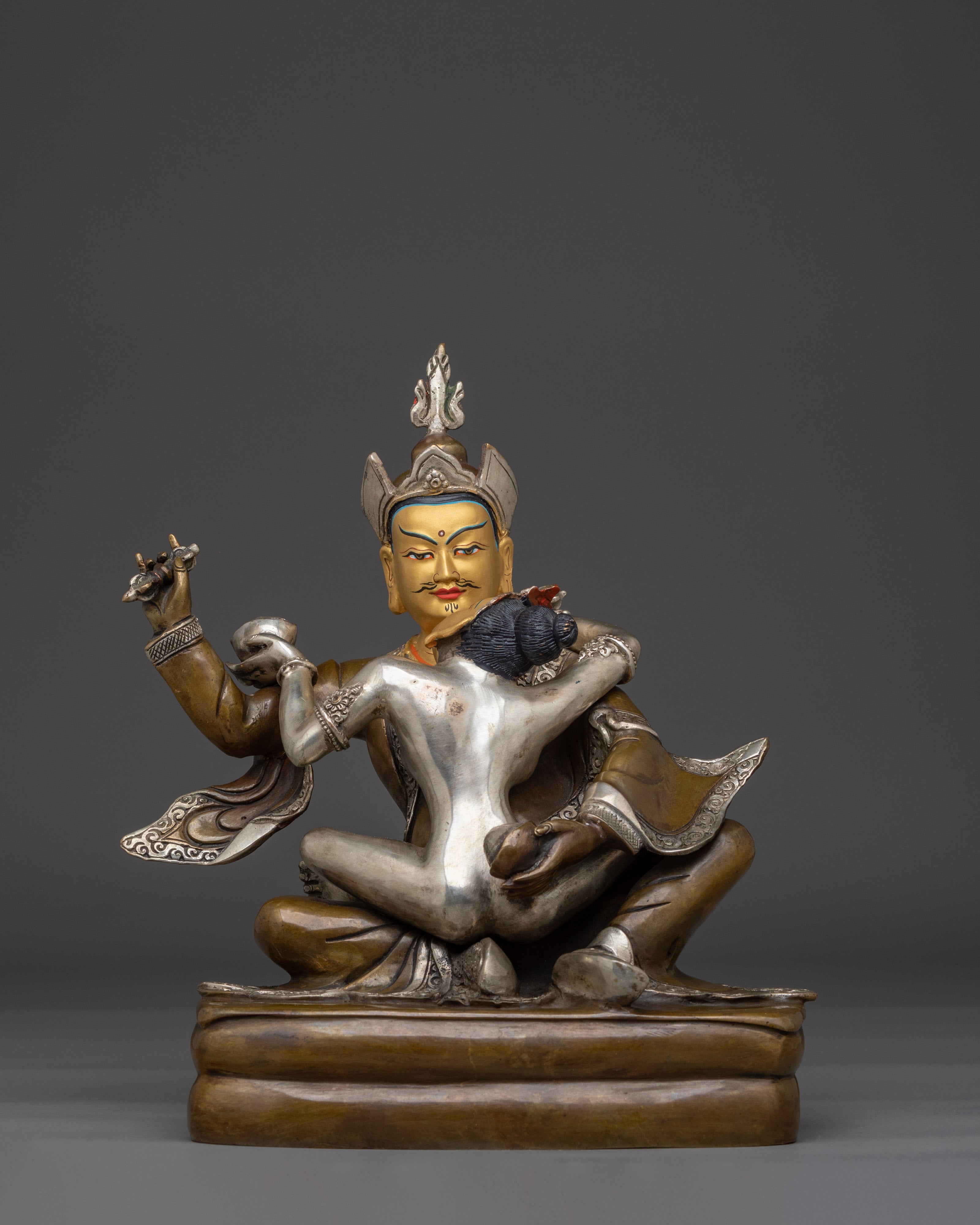 tibetan-guru-rinpoche-with-consort-statue