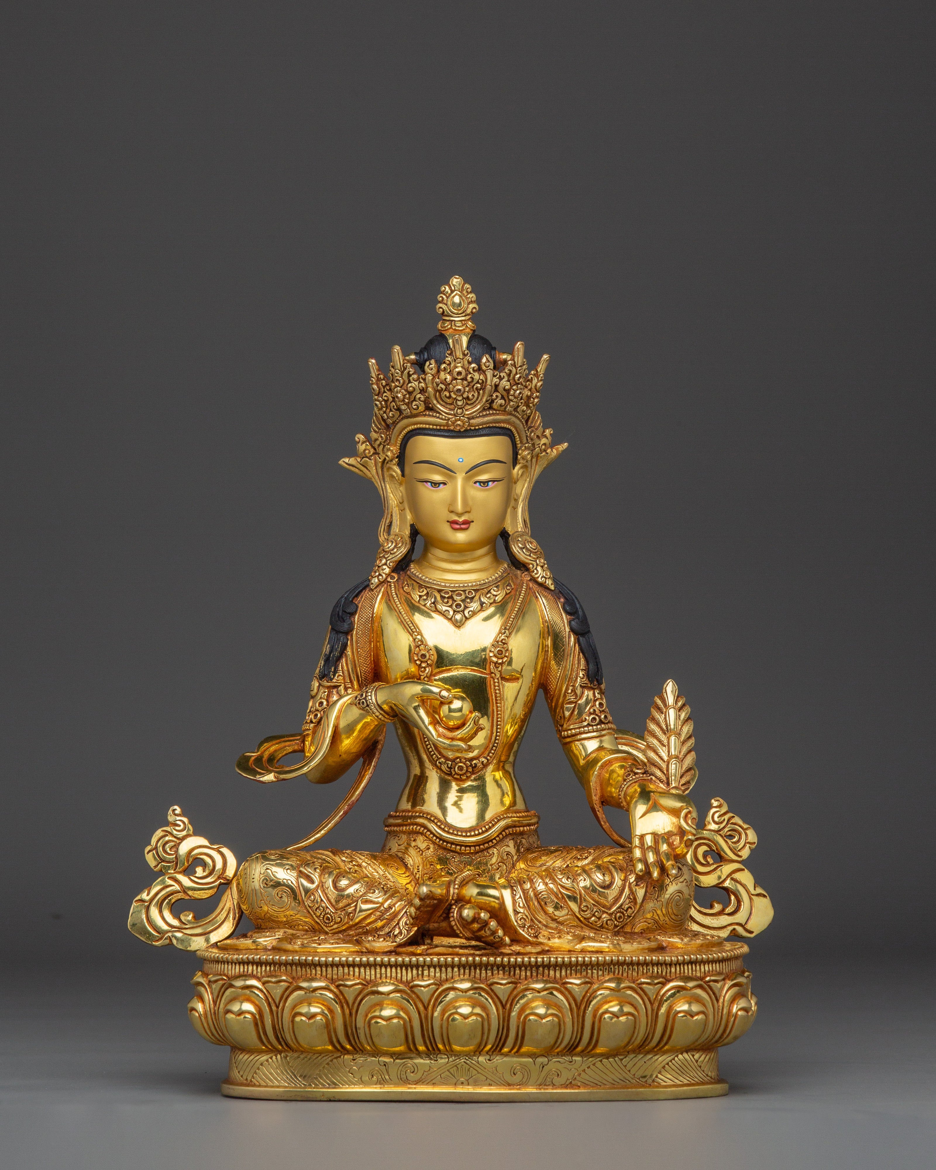 golden-kshitigarbha-statue