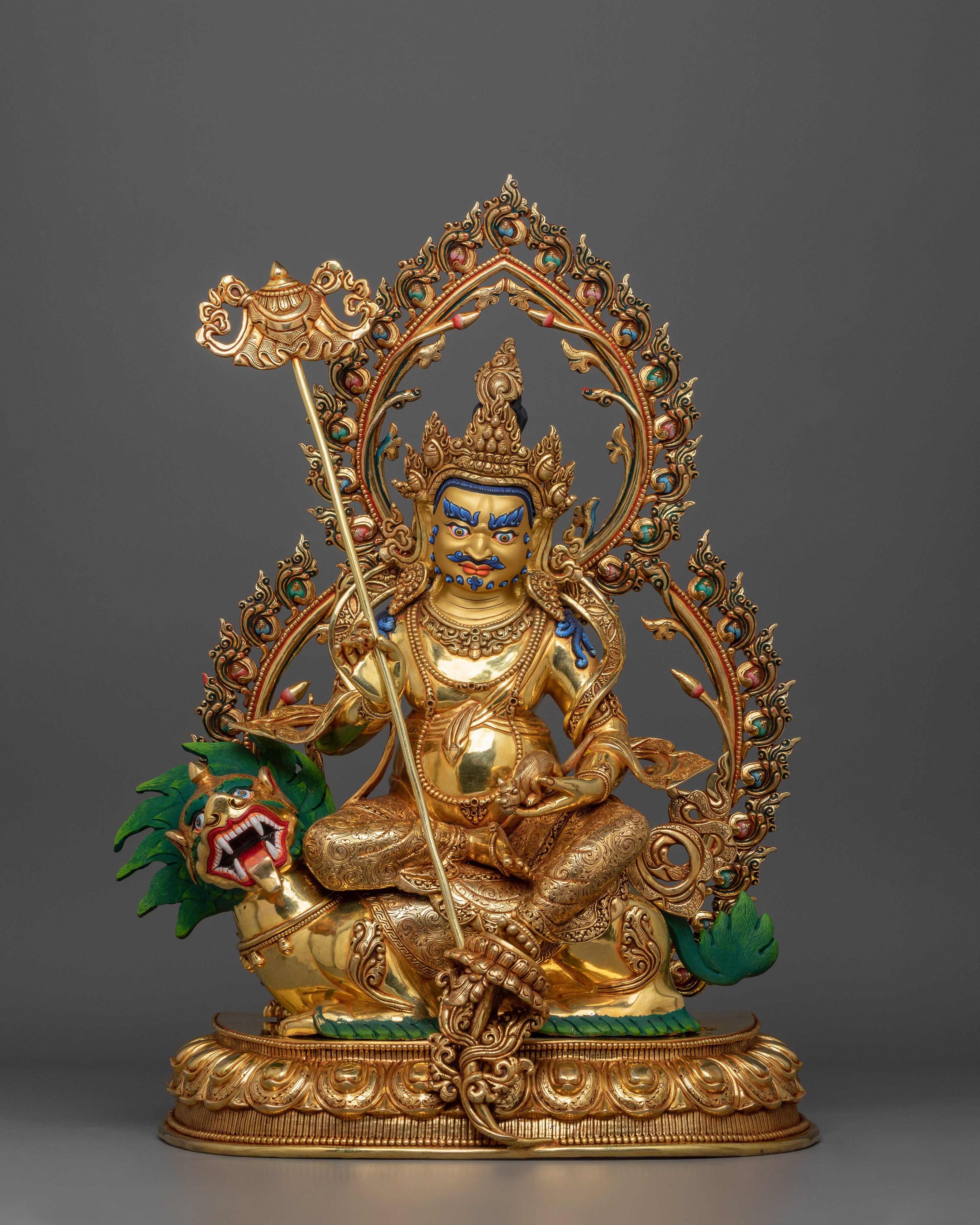 sculpture-of-wealth-deity-namtoshe