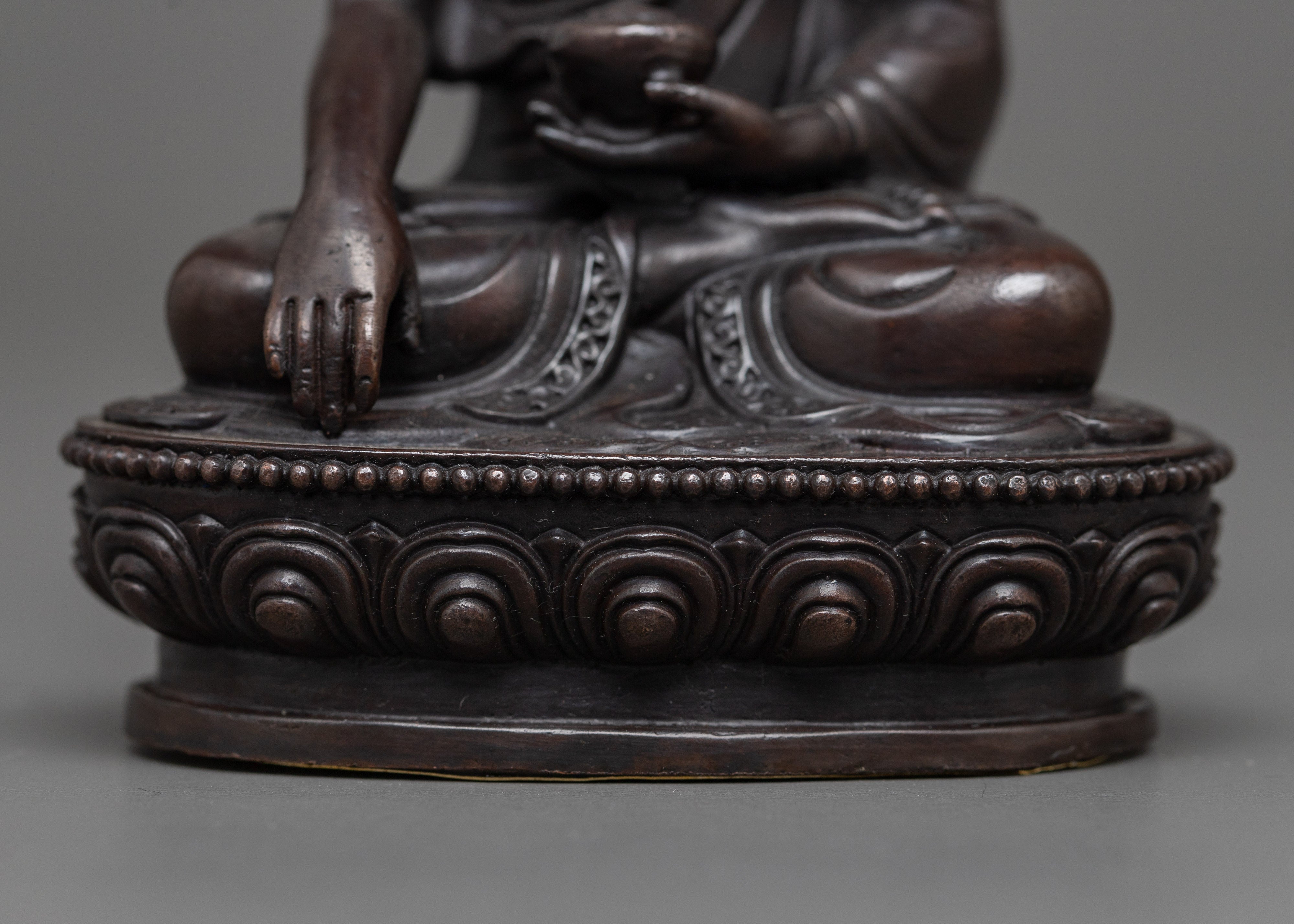Compact Shakyamuni Buddha Statue | Oxidized Copper Reflection