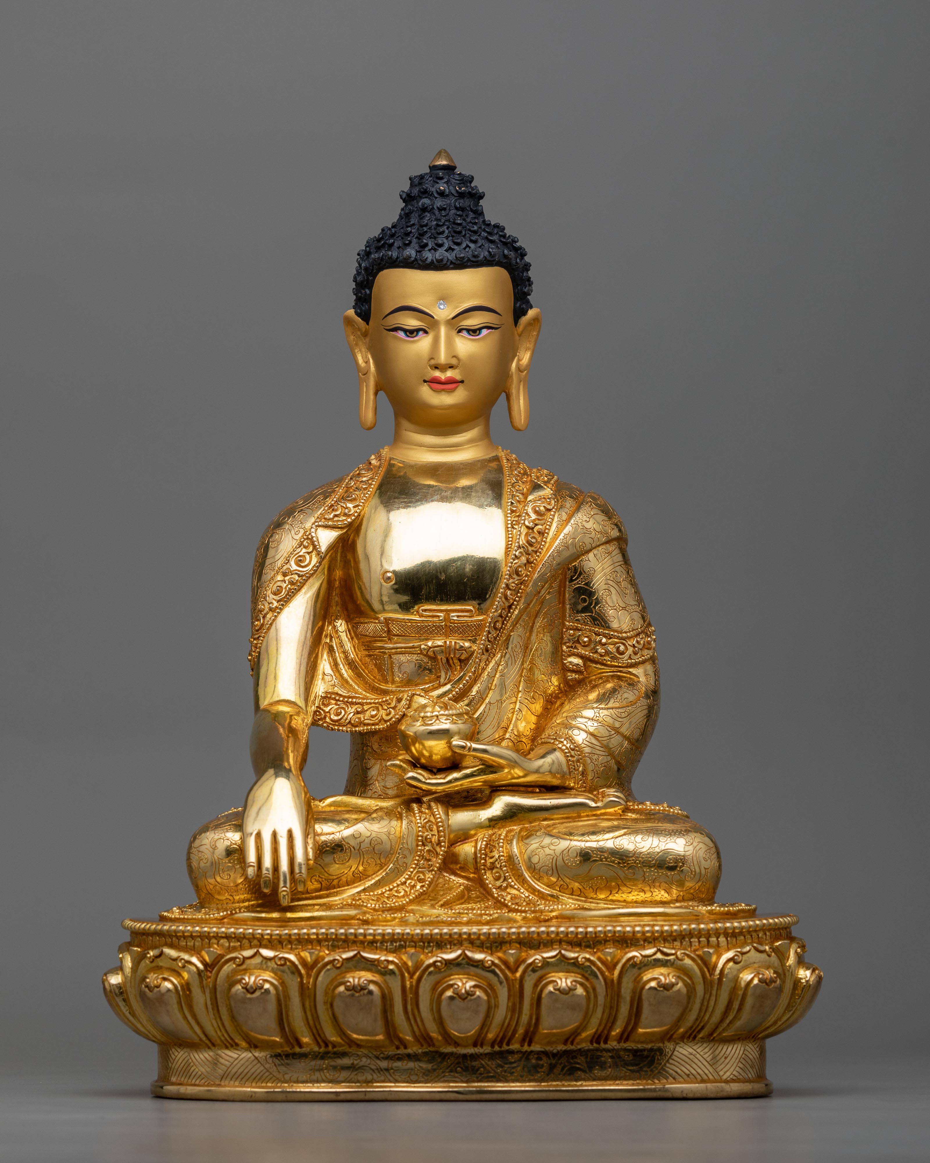 historical-buddha-shakyamuni-statue