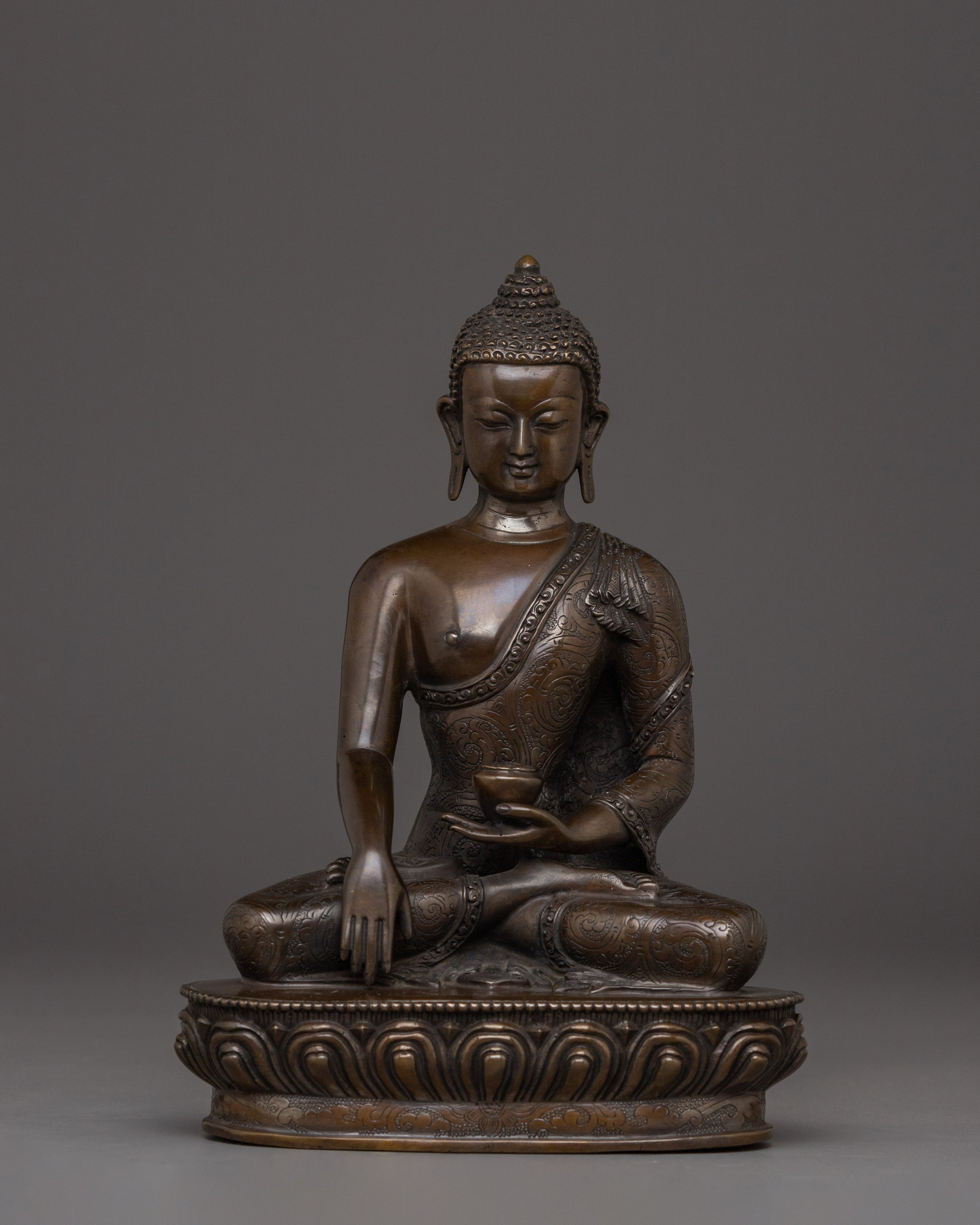 oxidized-statue-of-gautama-buddha