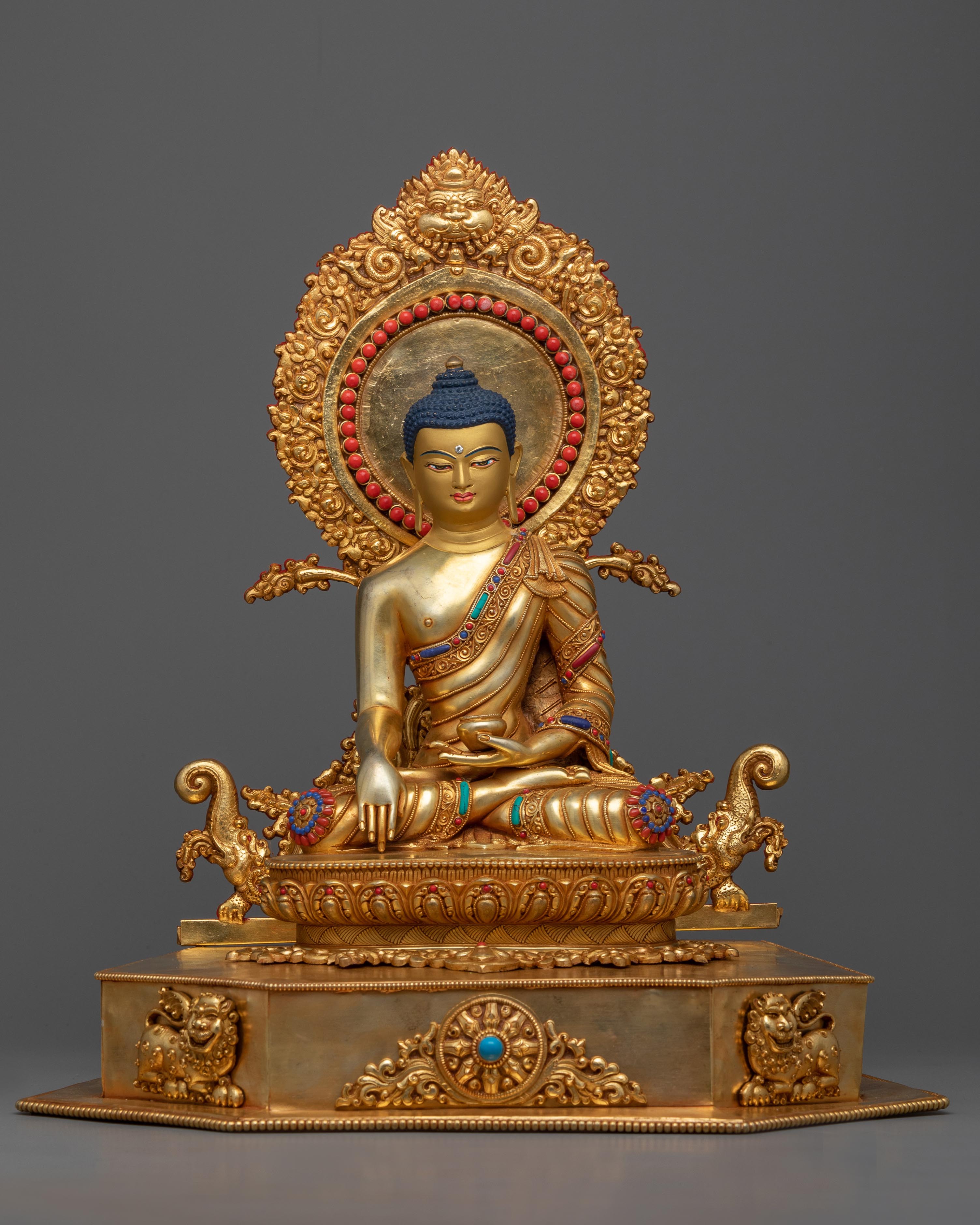 shakyamuni-buddha-on-grand-throne