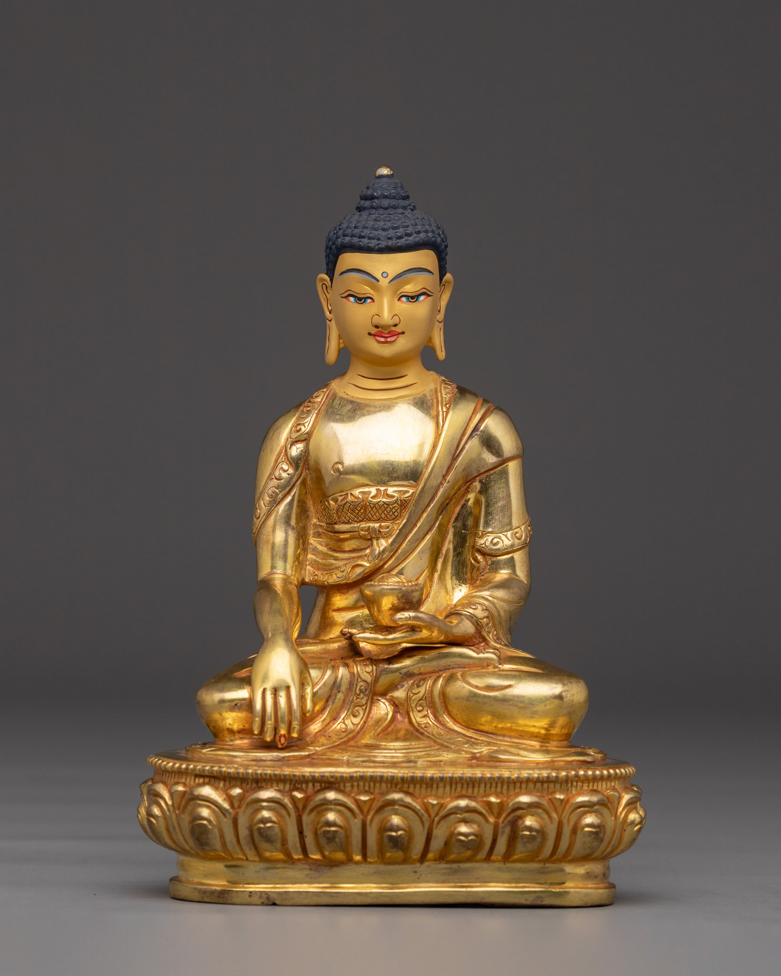 Peaceful Statue of Shakyamuni Buddha