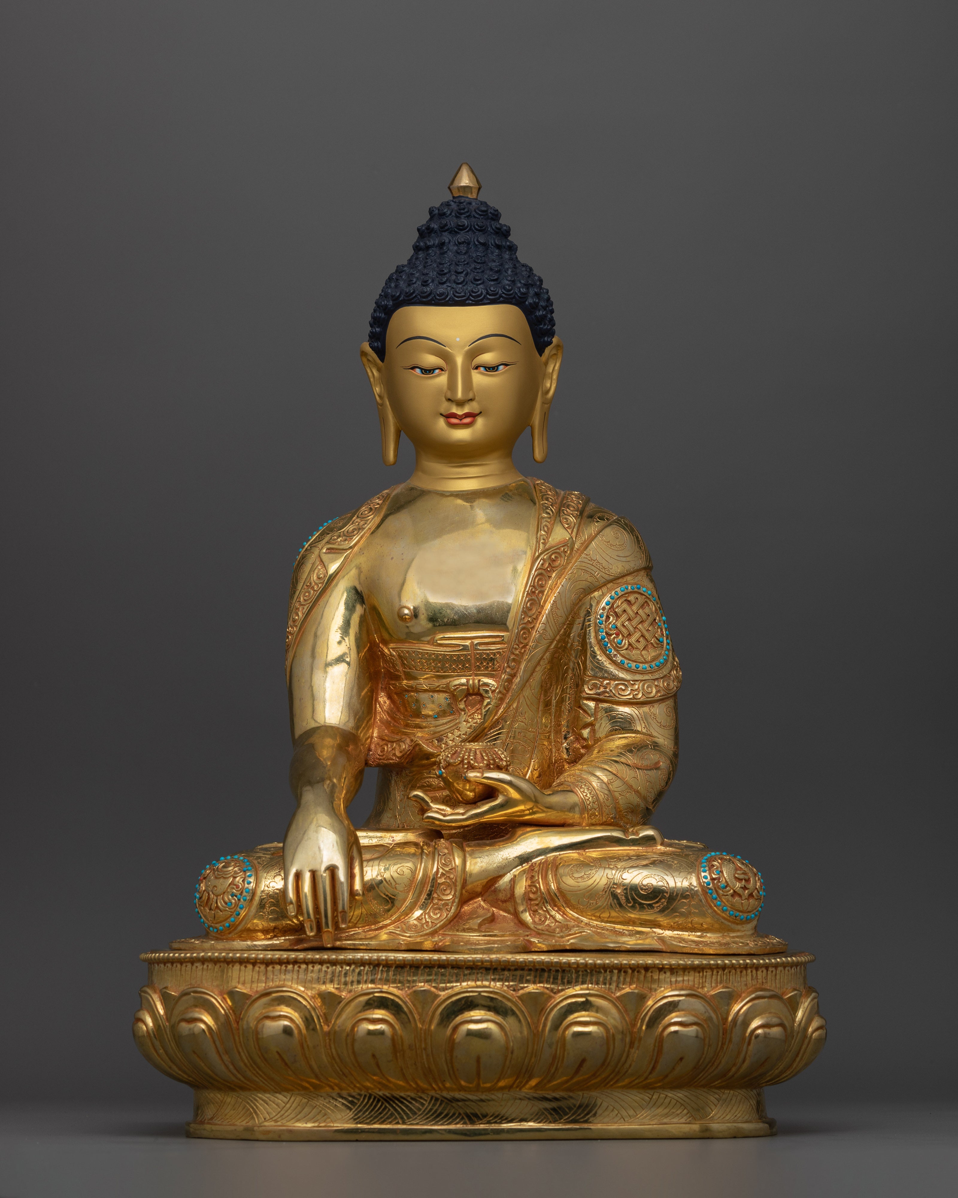 statue-of-historical-buddha-shakyamuni