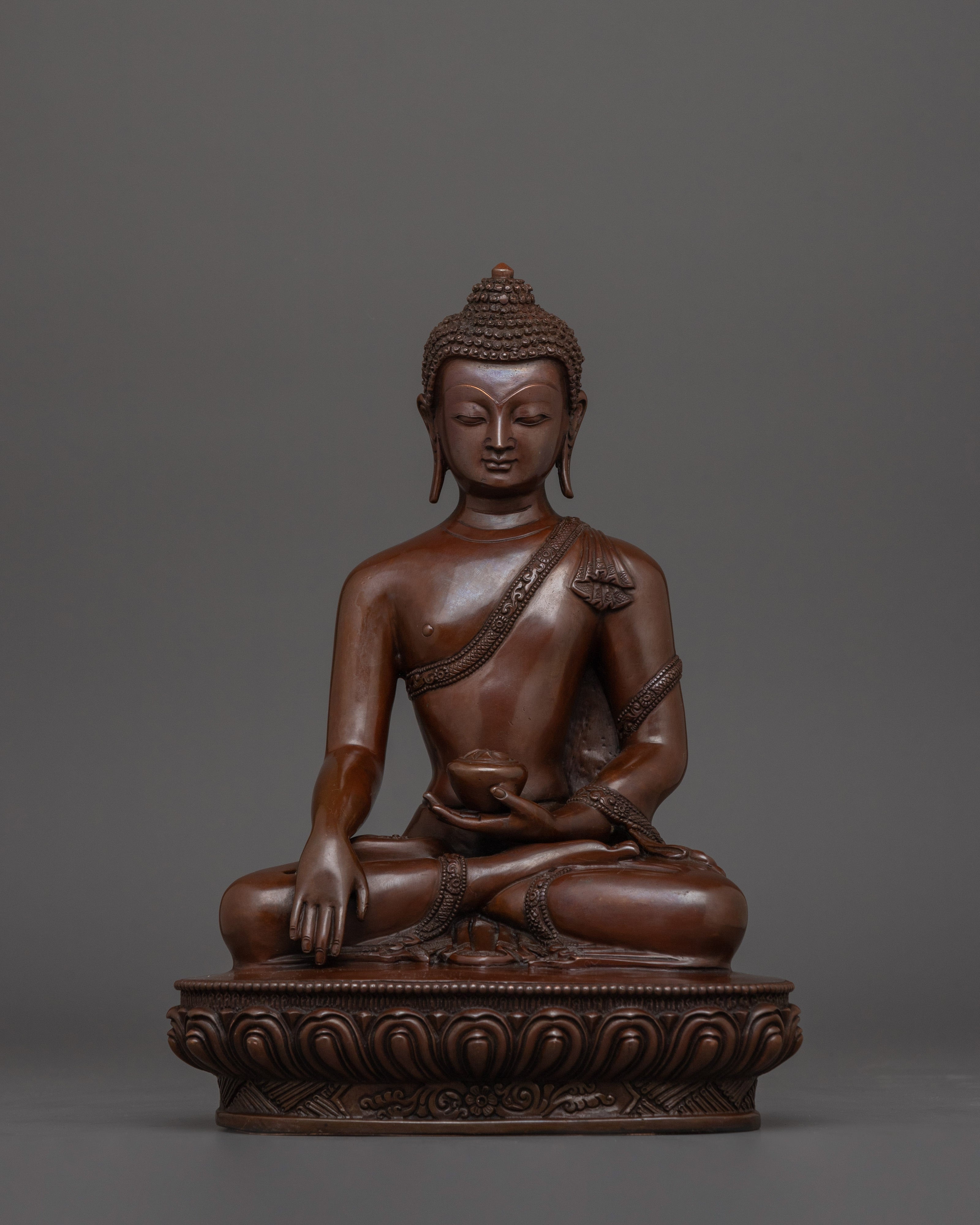traditional-sculpture-of-shakyamuni-buddha