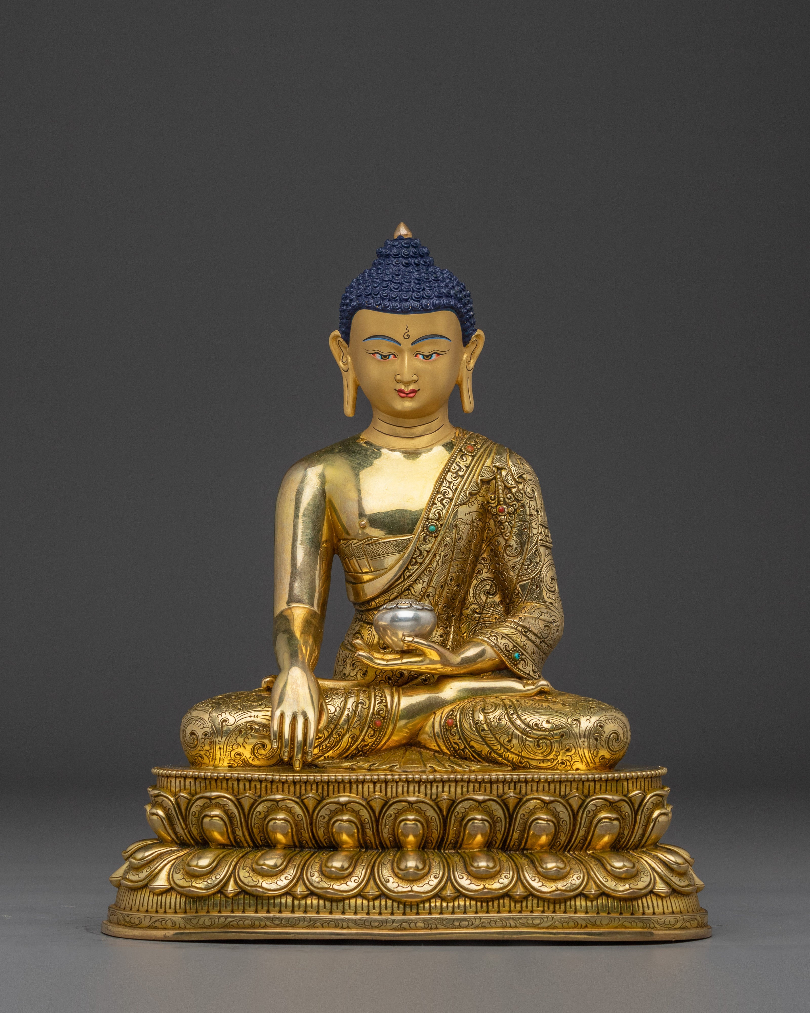 Shakyamuni Buddha Statue in 24K Gold Gilding