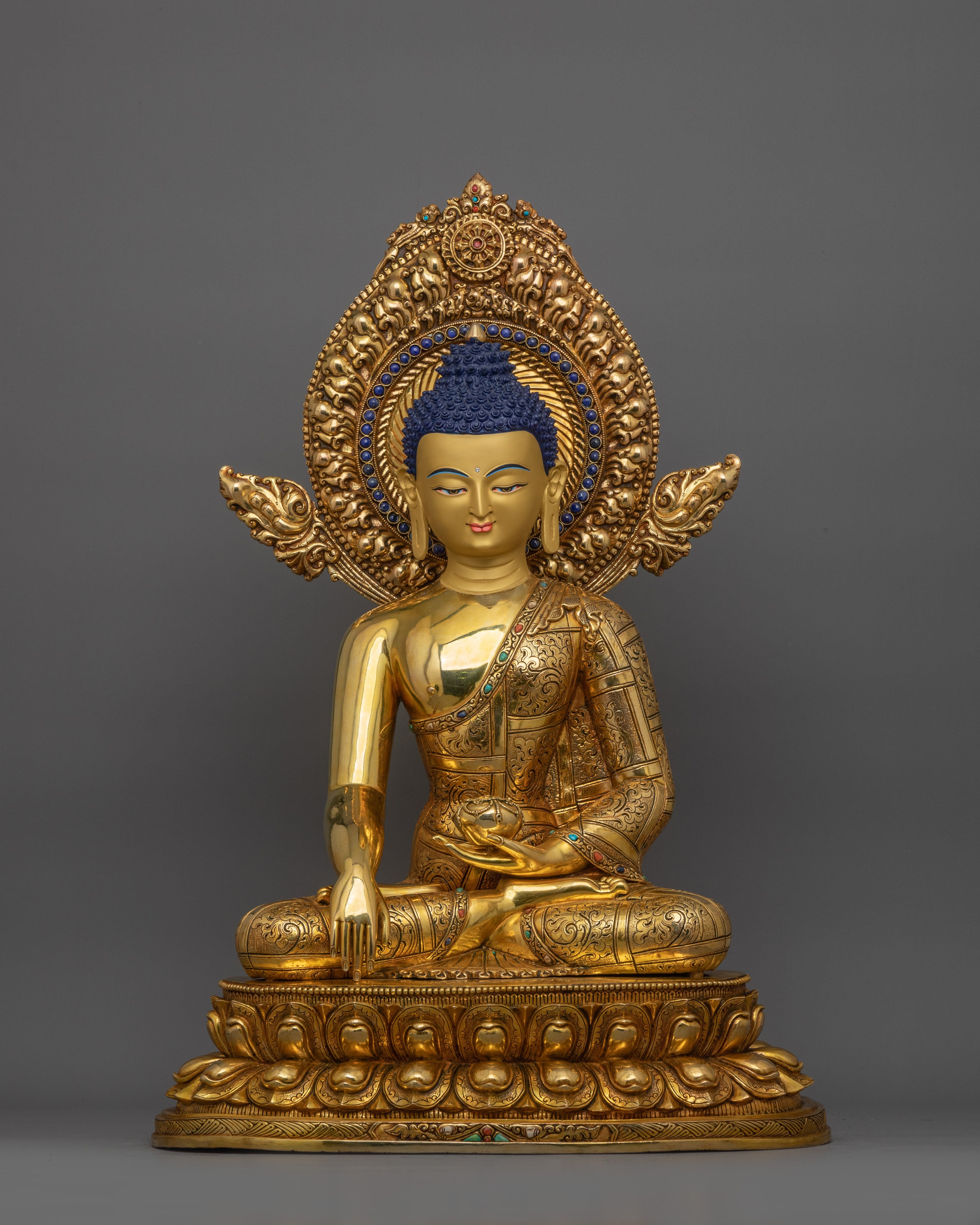 shakyamuni-buddha-with-beautiful-halo