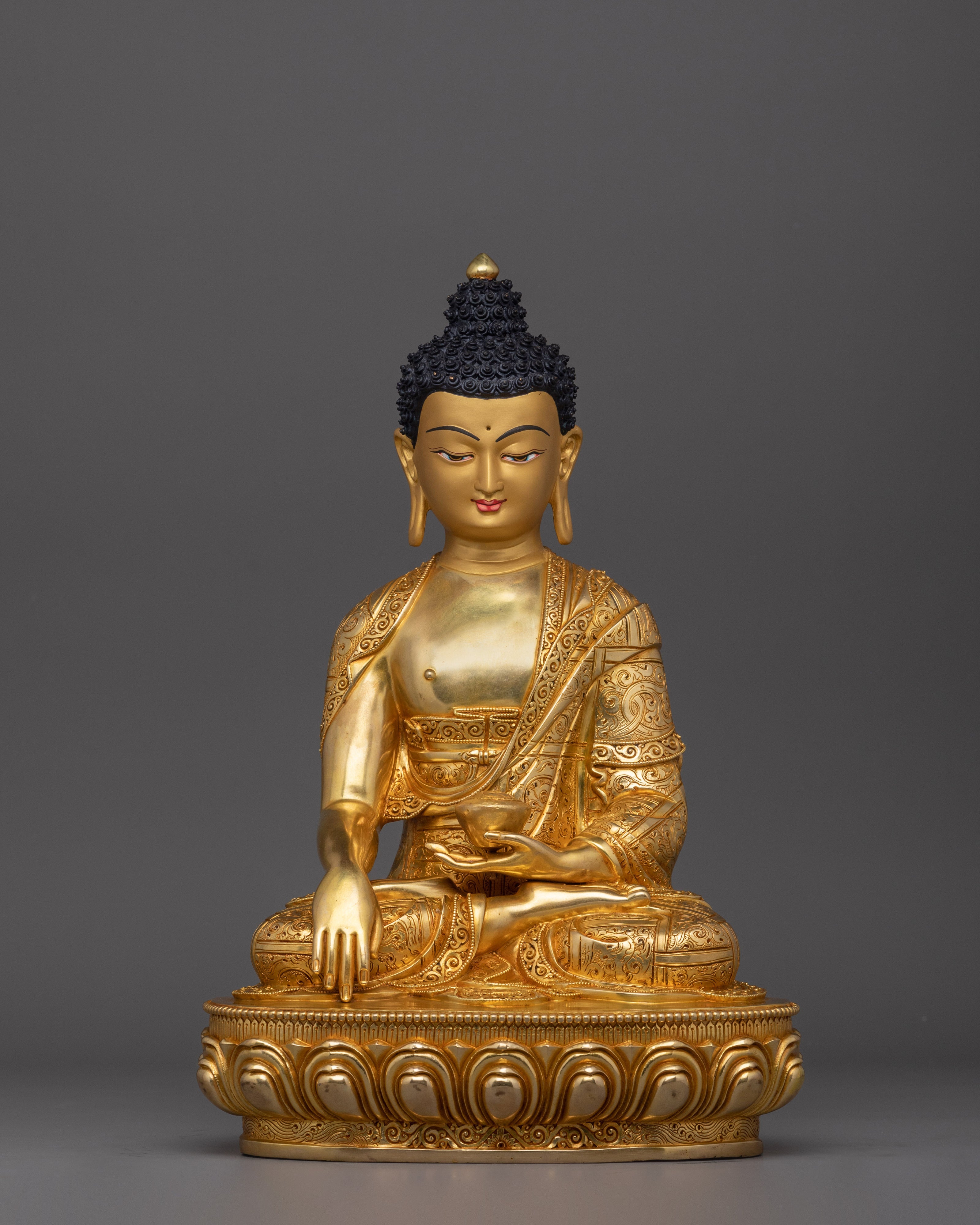 golden-shakyamuni-buddha-statue