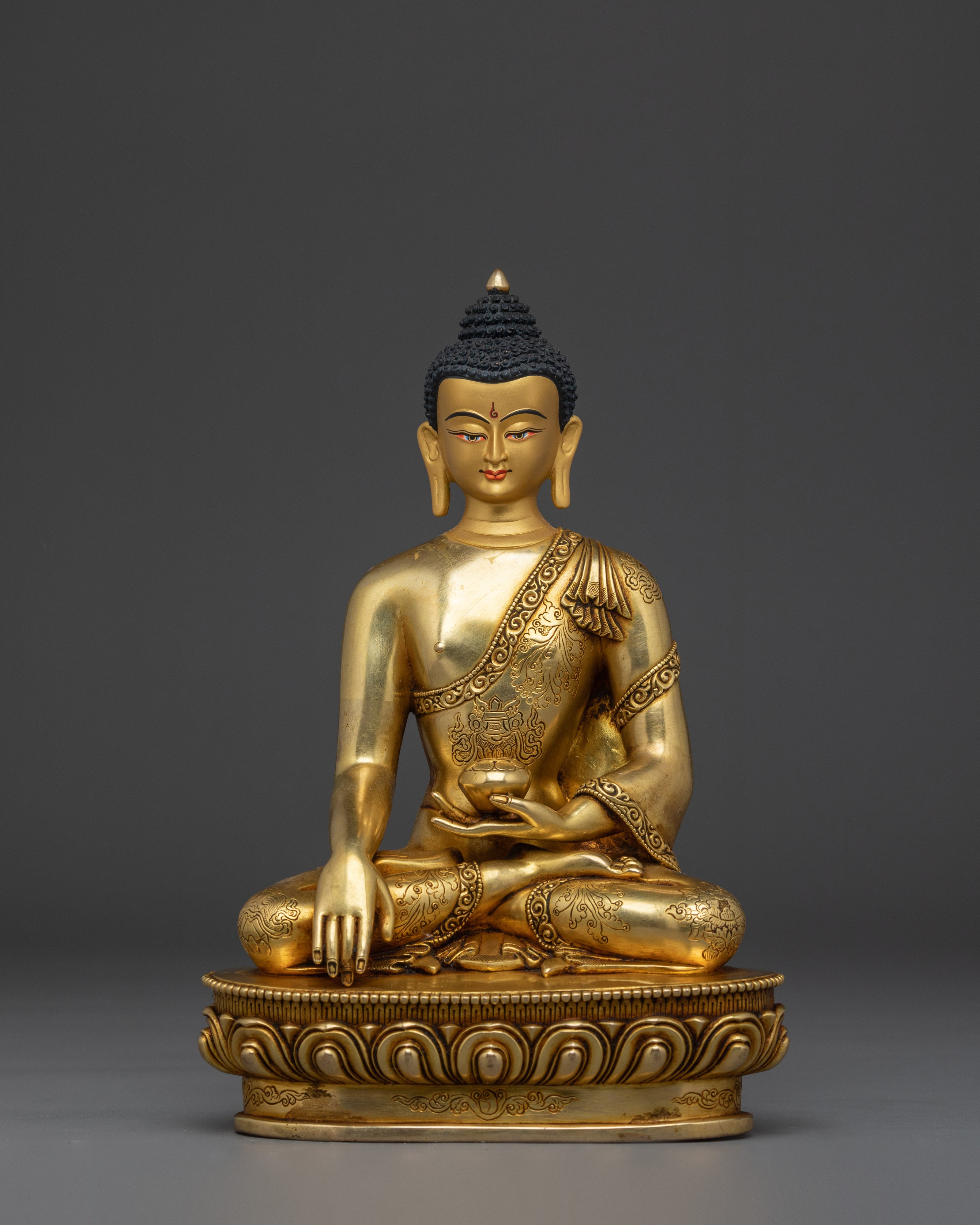shakyamuni-enlightened-teacher-statue