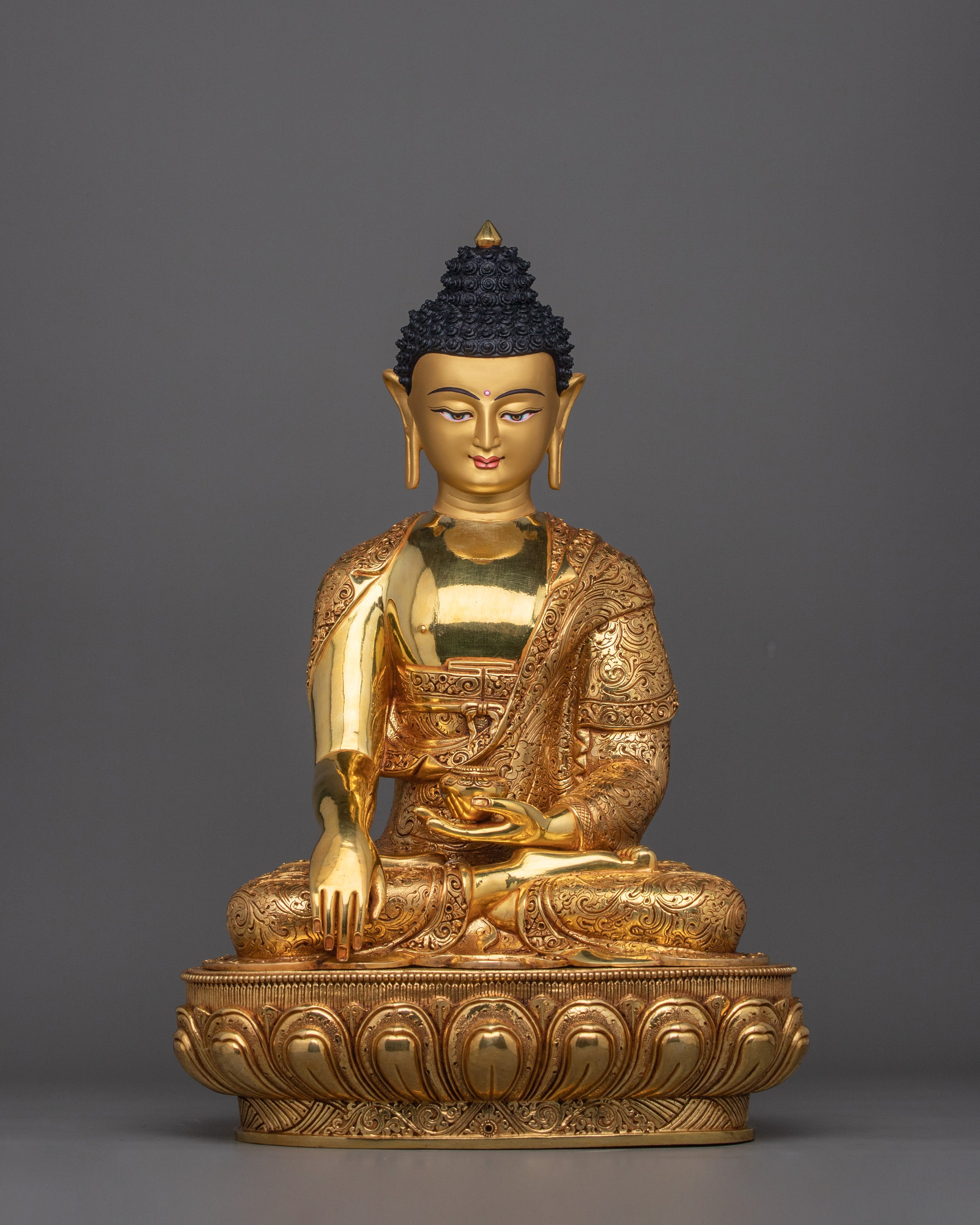 traditionally-handcrafted-statue-of-shakyamuni-buddha