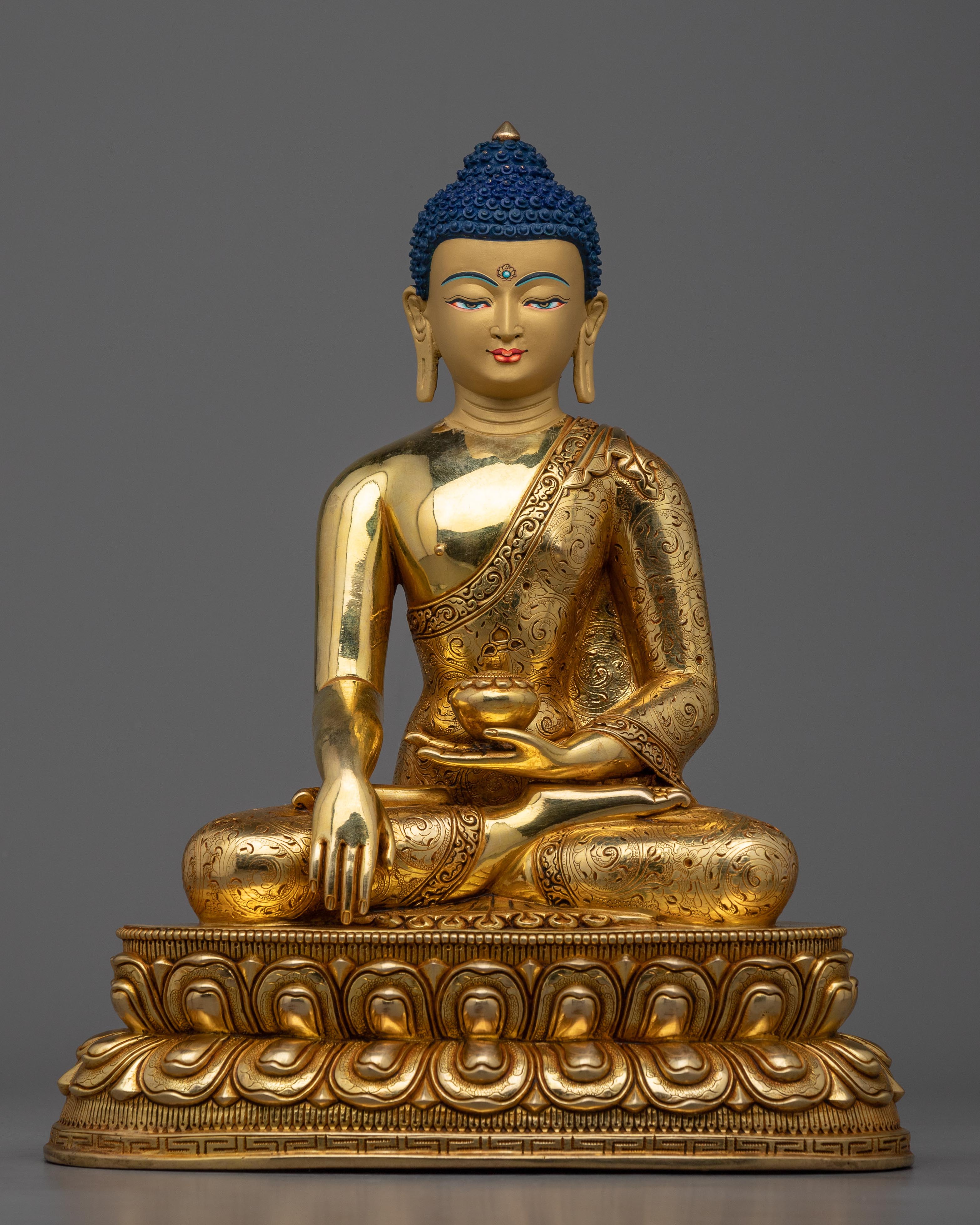 gold-gilded-shakyamuni-buddha