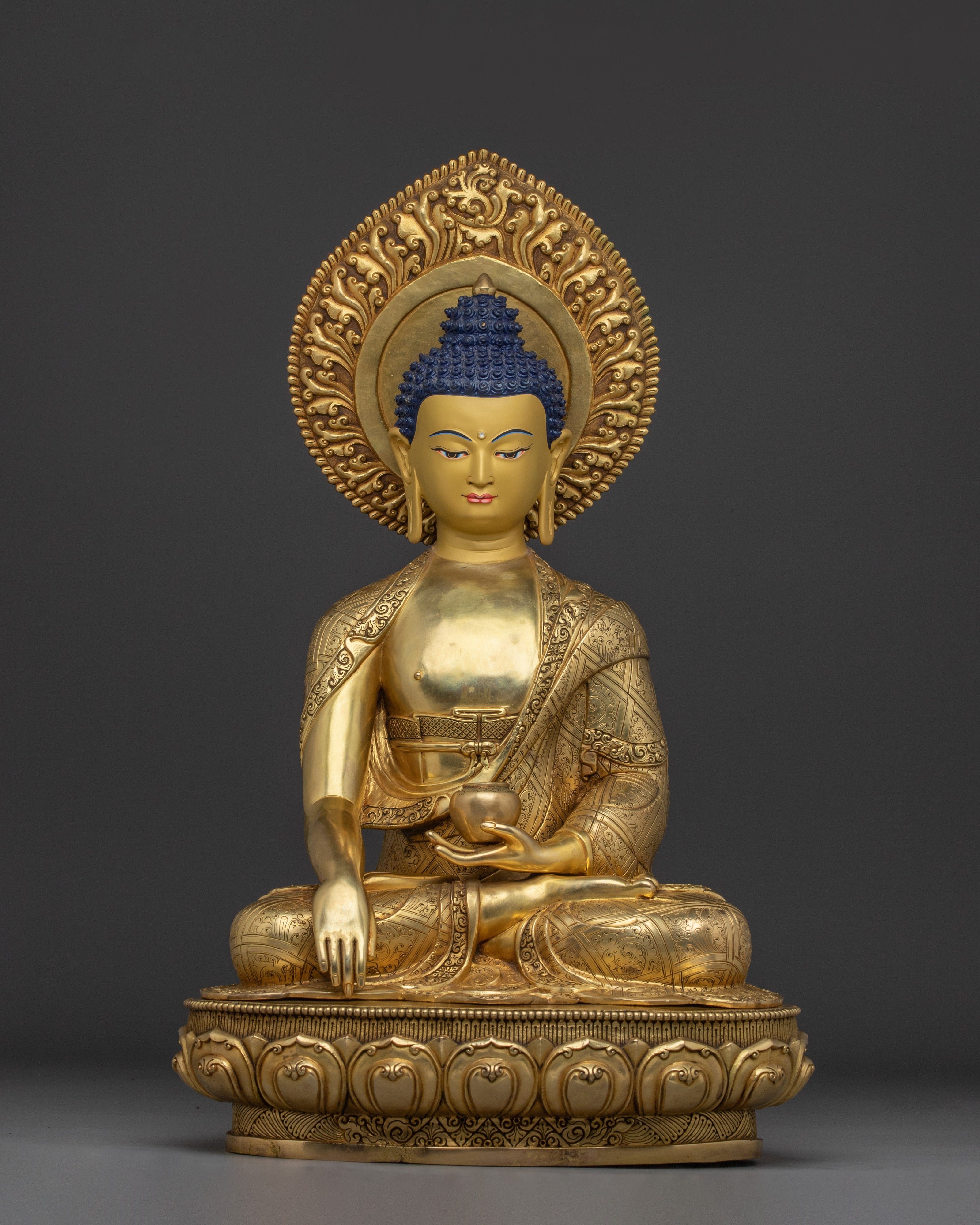 Majestic Shakyamuni Buddha statue 22.4"