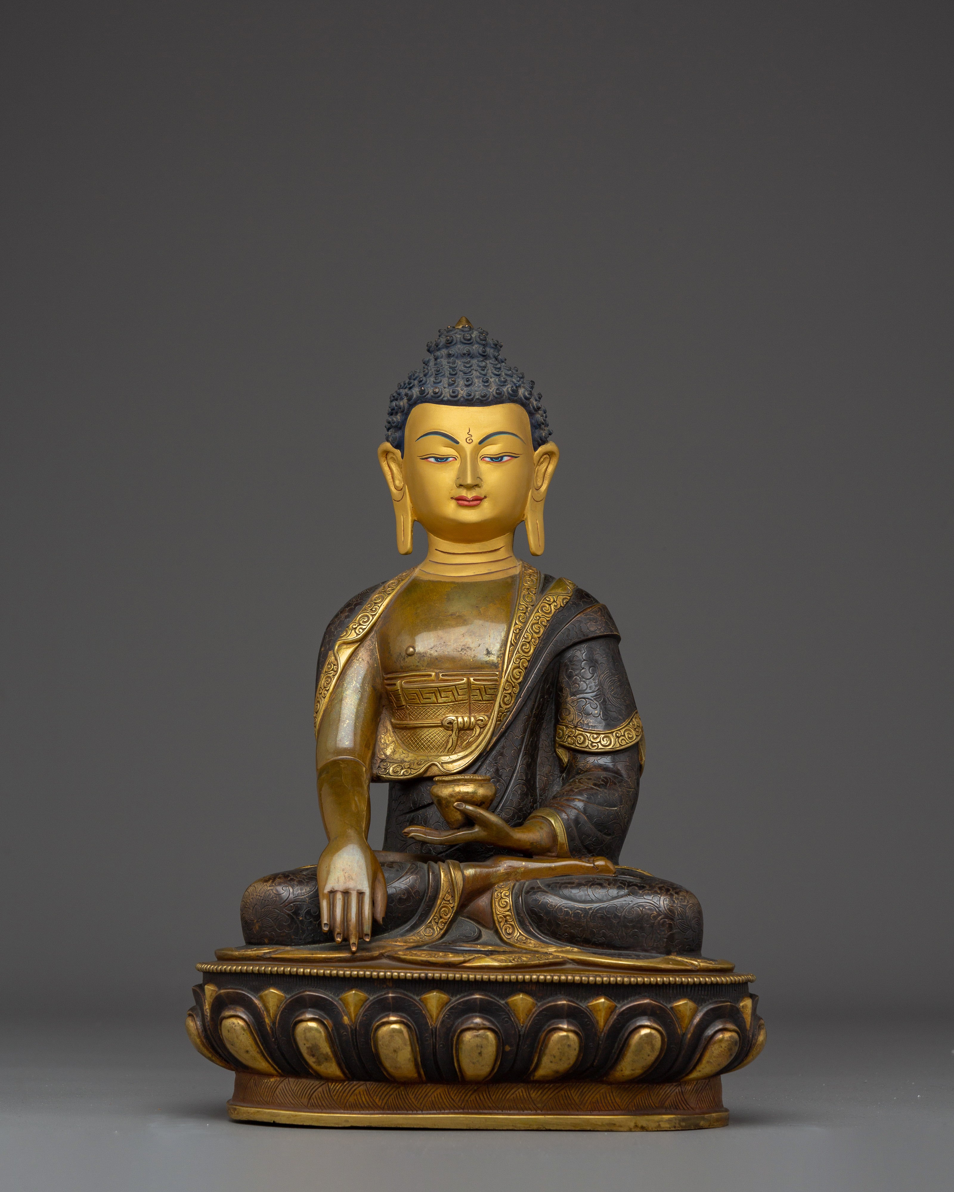 nepalese-craftsmanship-of-gautama-buddha